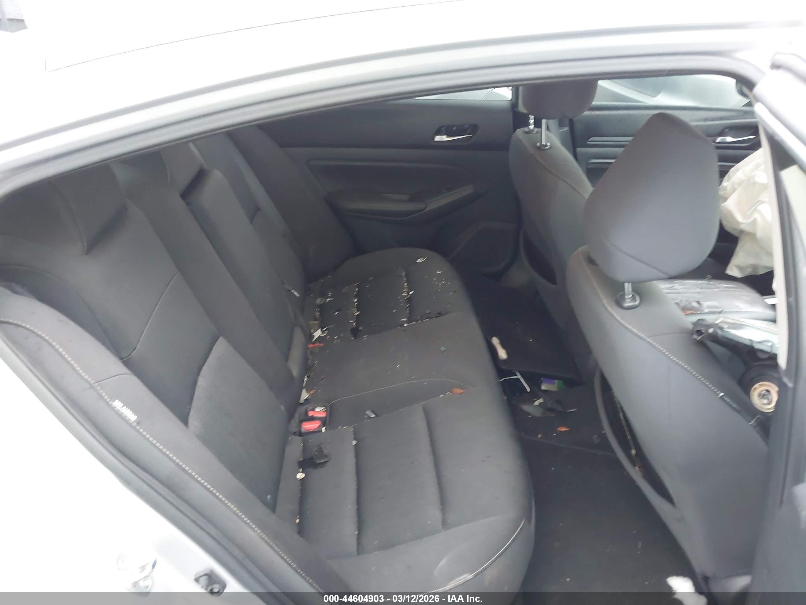 NISSAN ALTIMA image 8