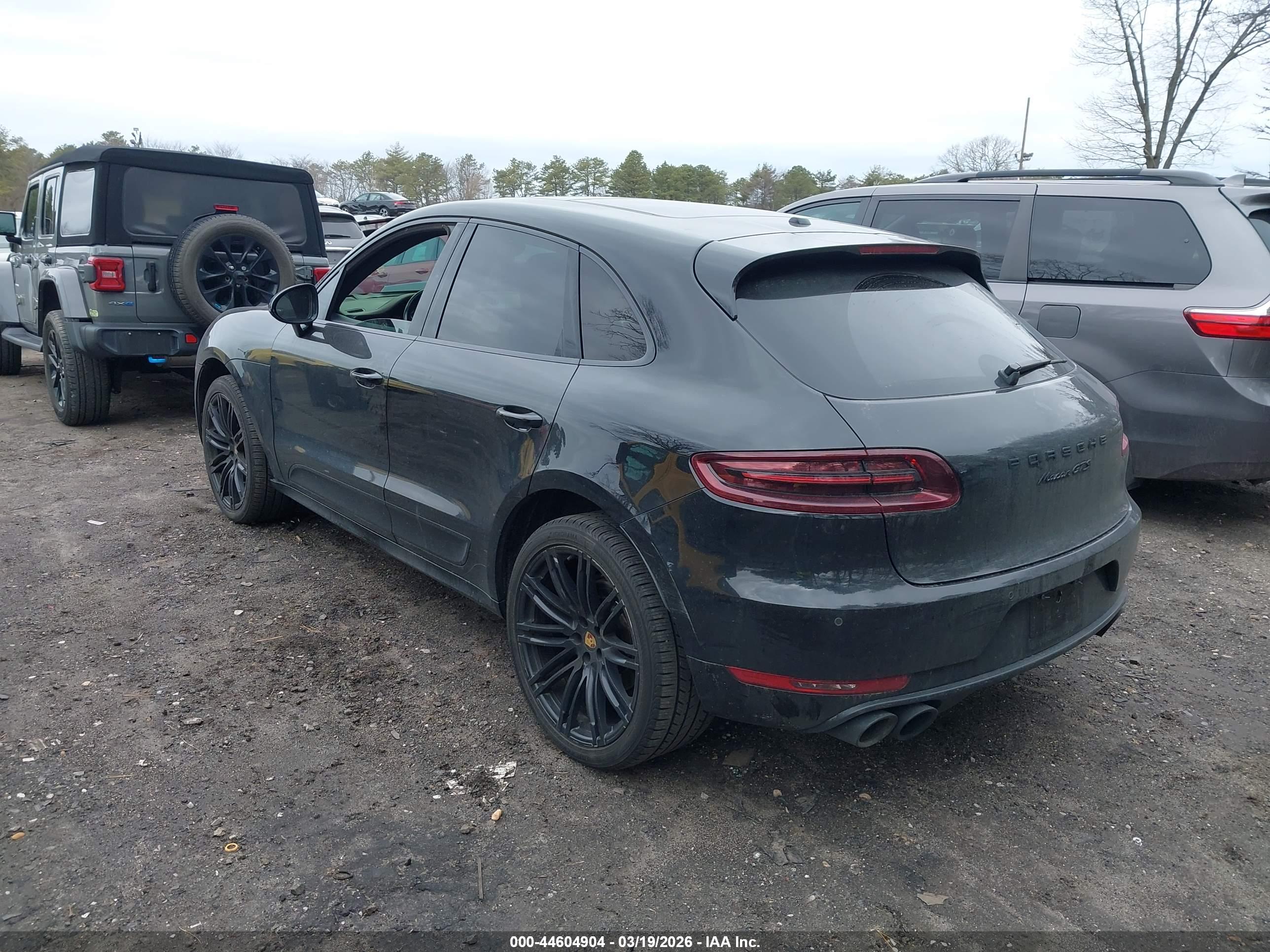 PORSCHE MACAN image 3