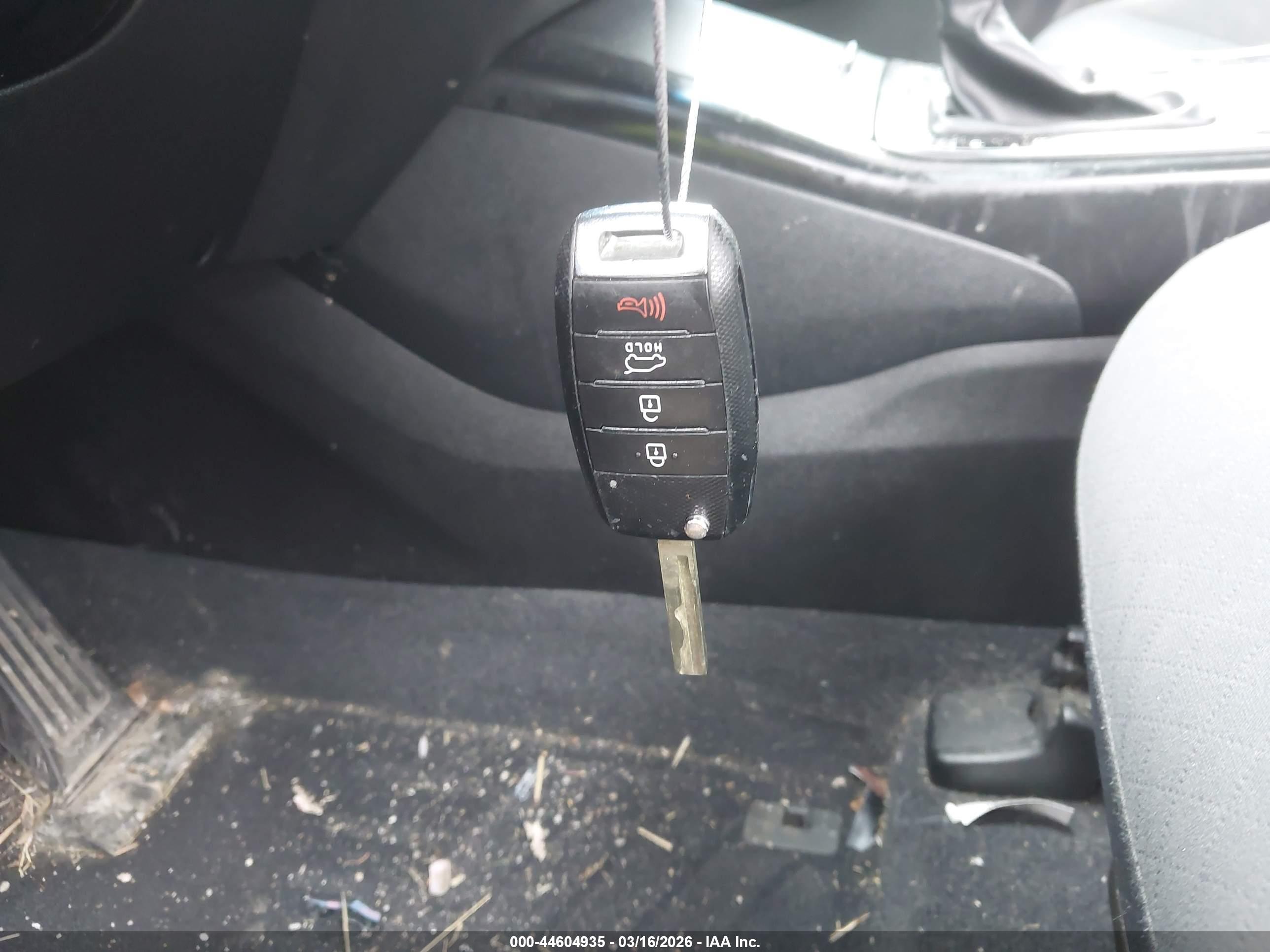 KIA SORENTO image 11