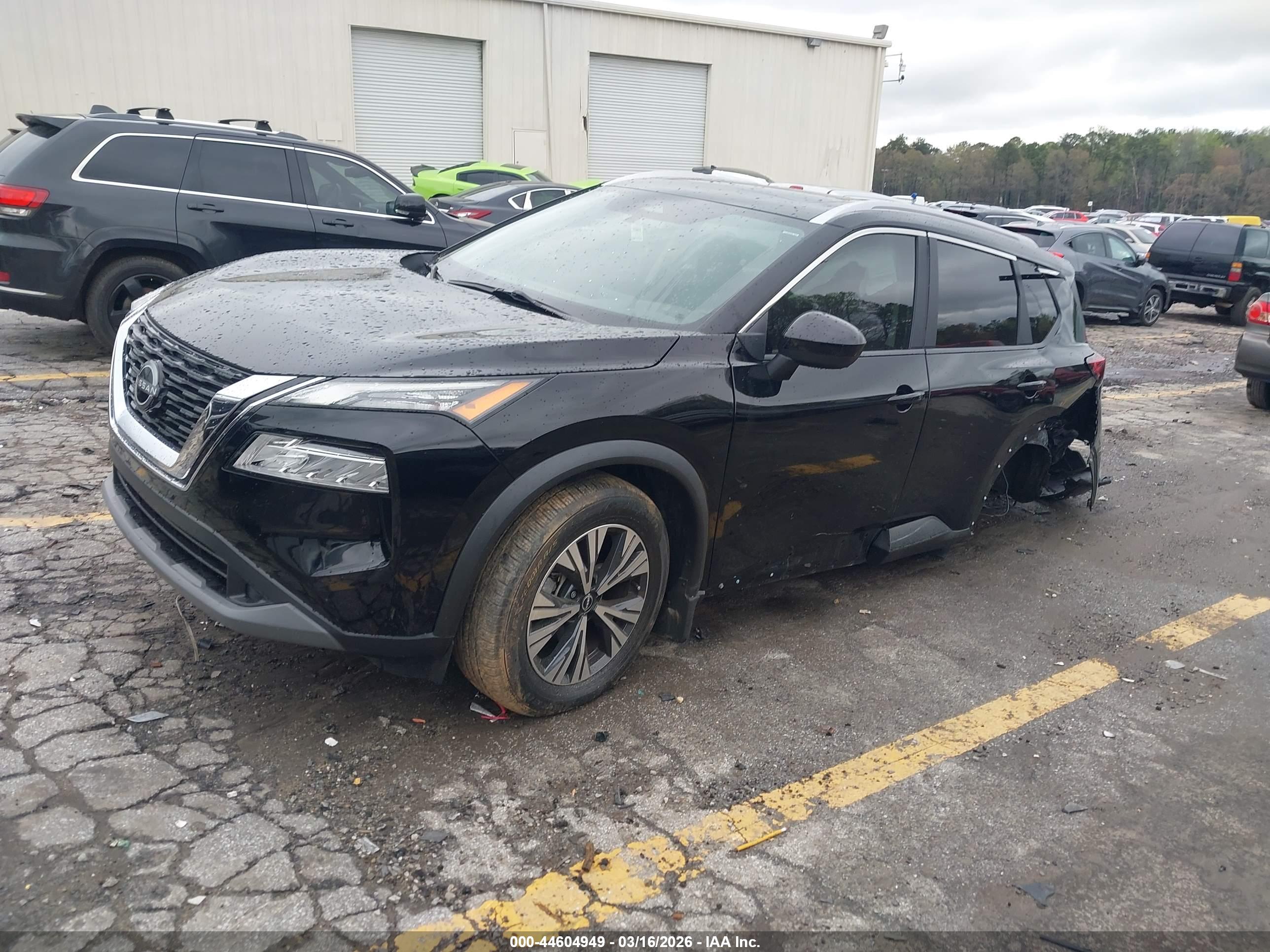 NISSAN ROGUE image 2