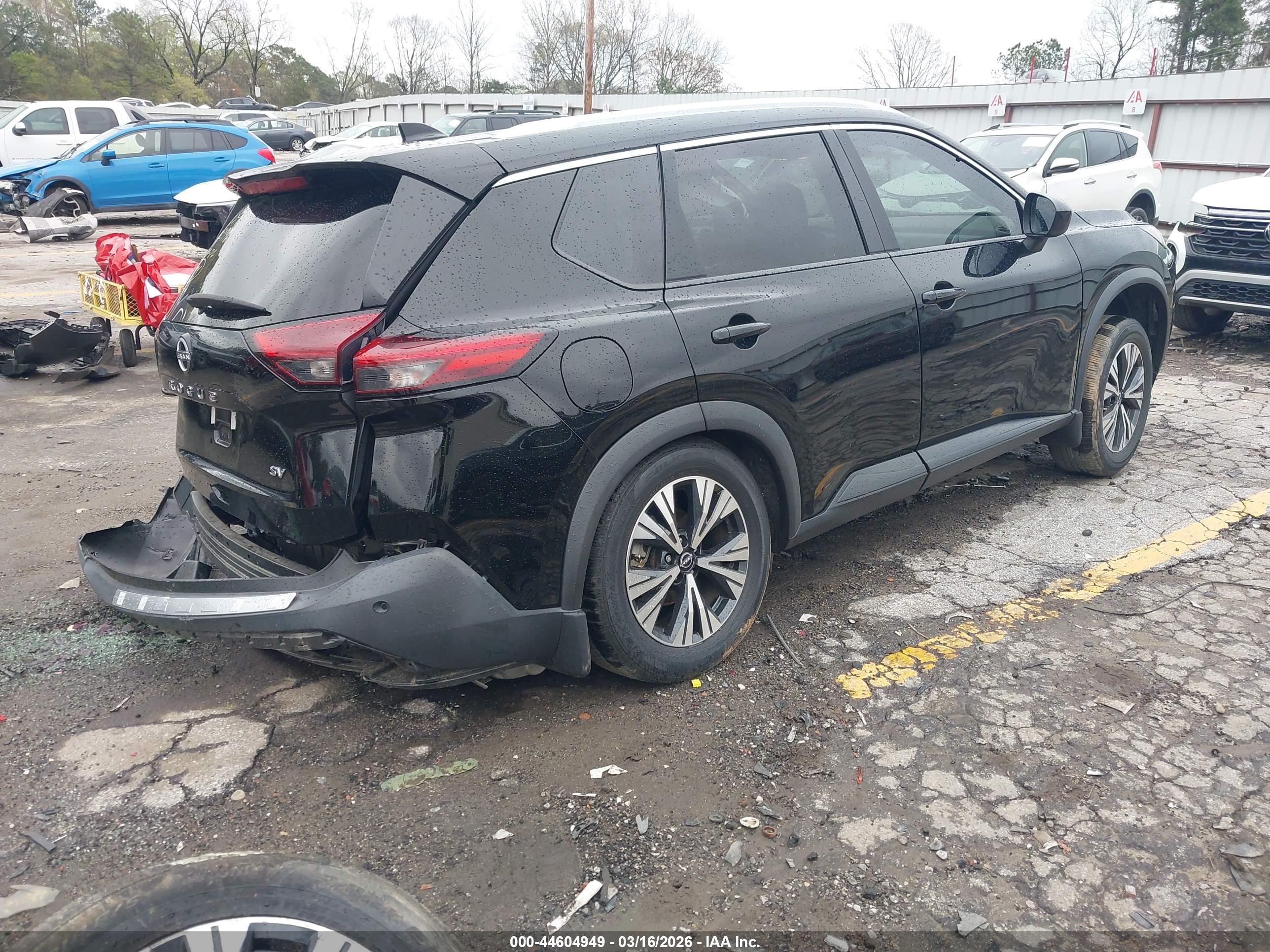 NISSAN ROGUE image 4