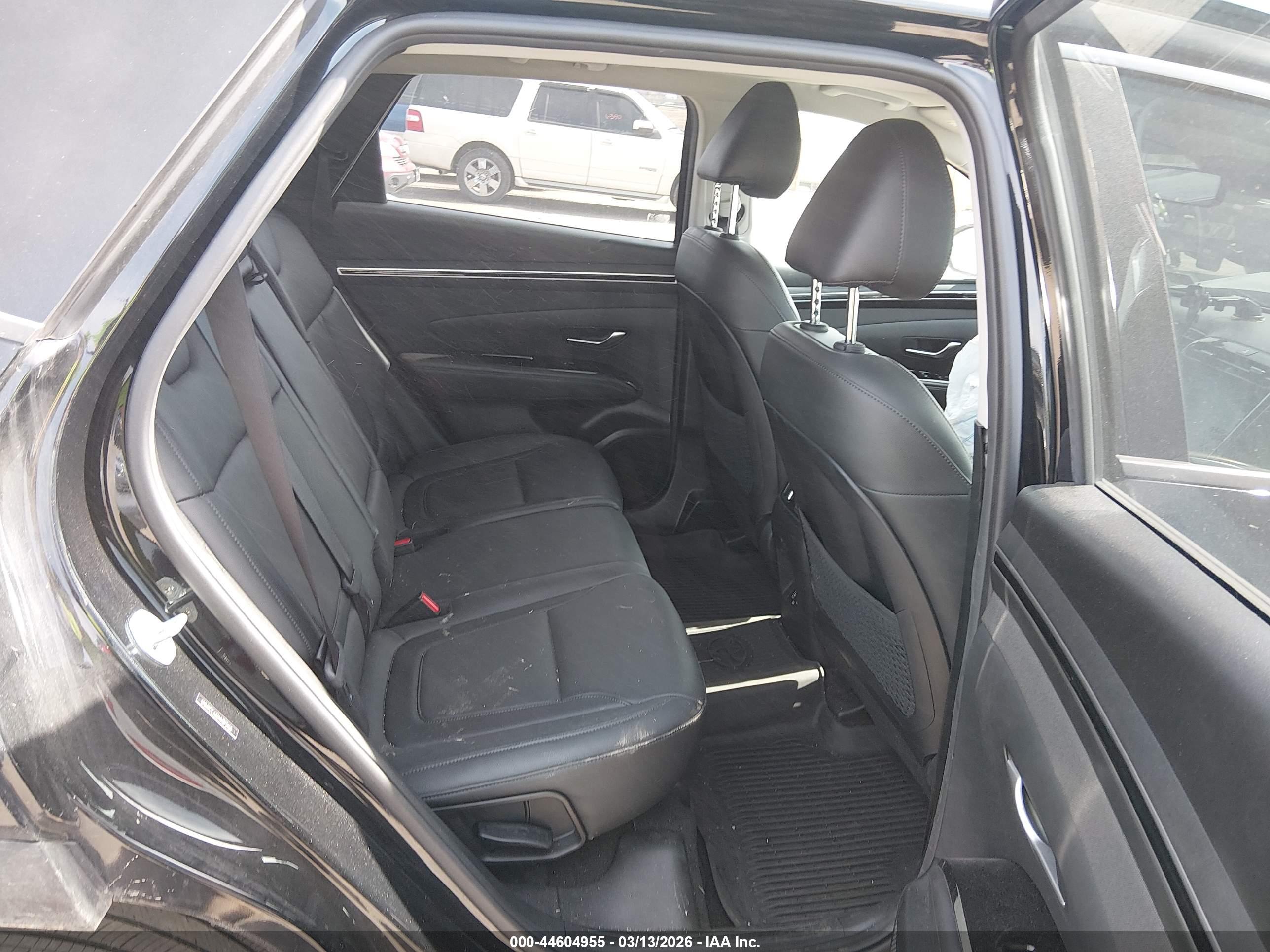 HYUNDAI TUCSON image 8