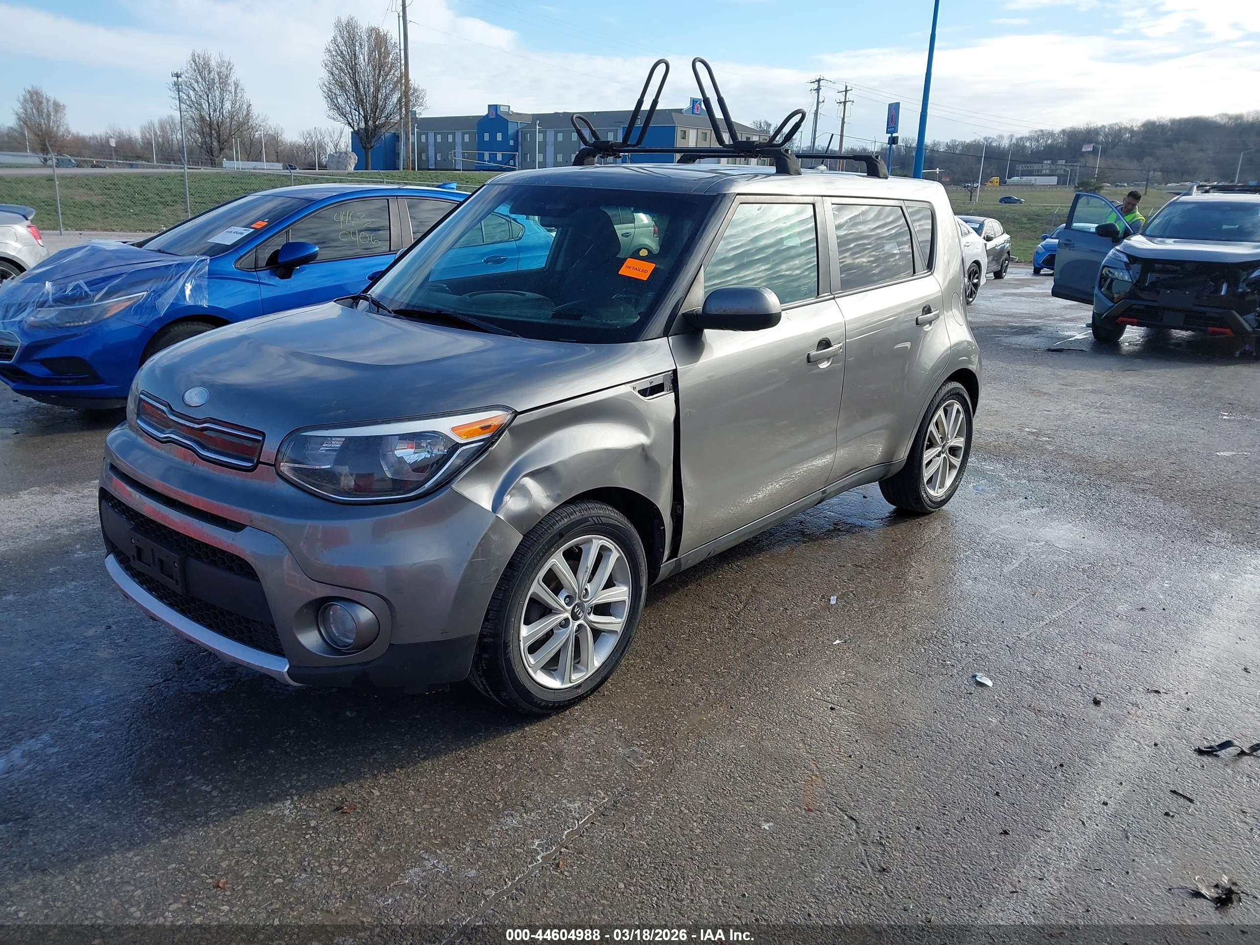 KIA SOUL image 2