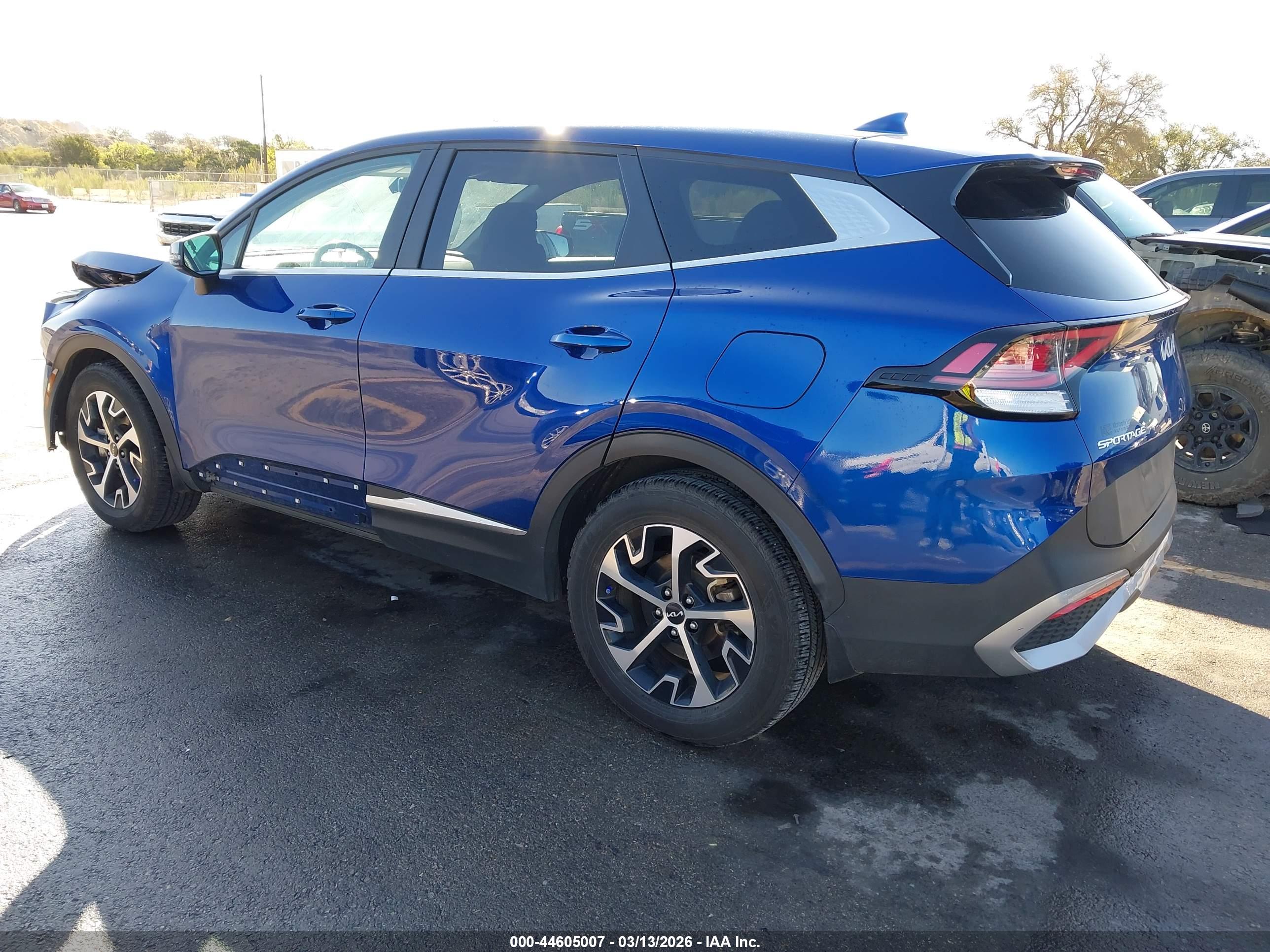 KIA SPORTAGE image 3