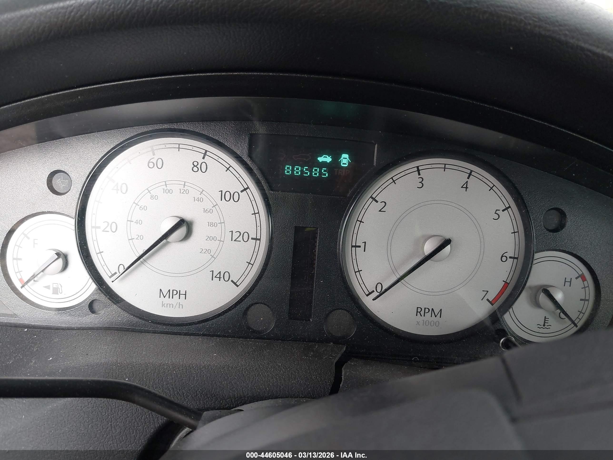 CHRYSLER 300 image 7