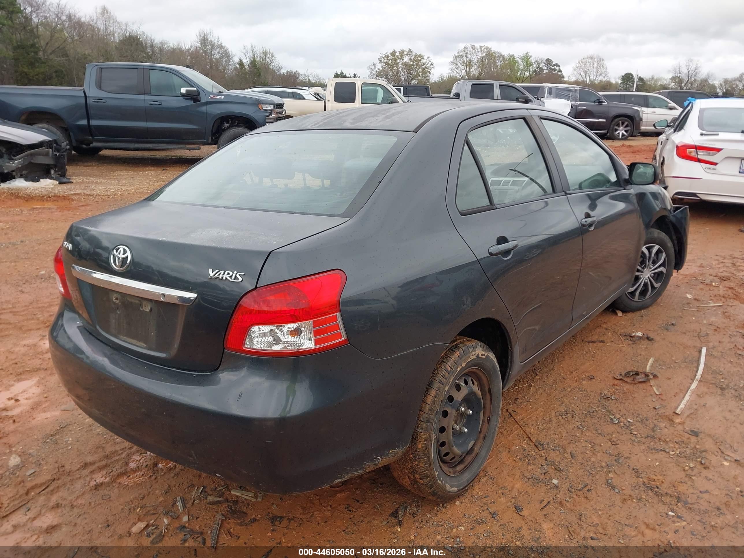 TOYOTA YARIS image 4