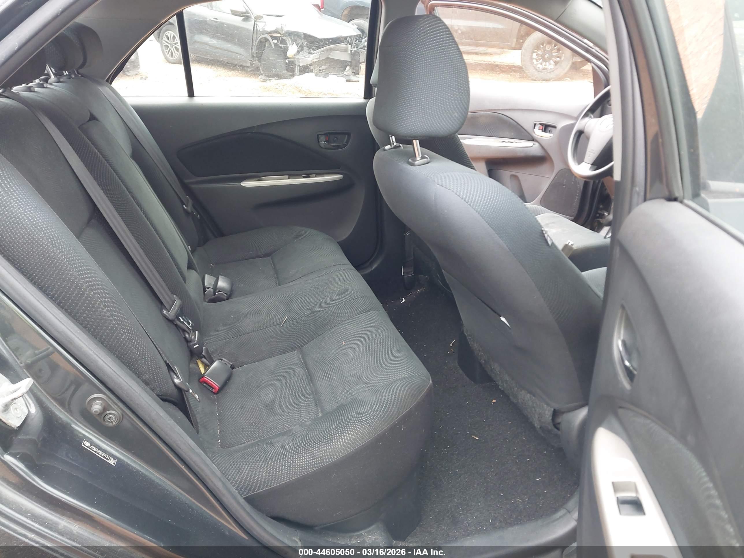 TOYOTA YARIS image 8