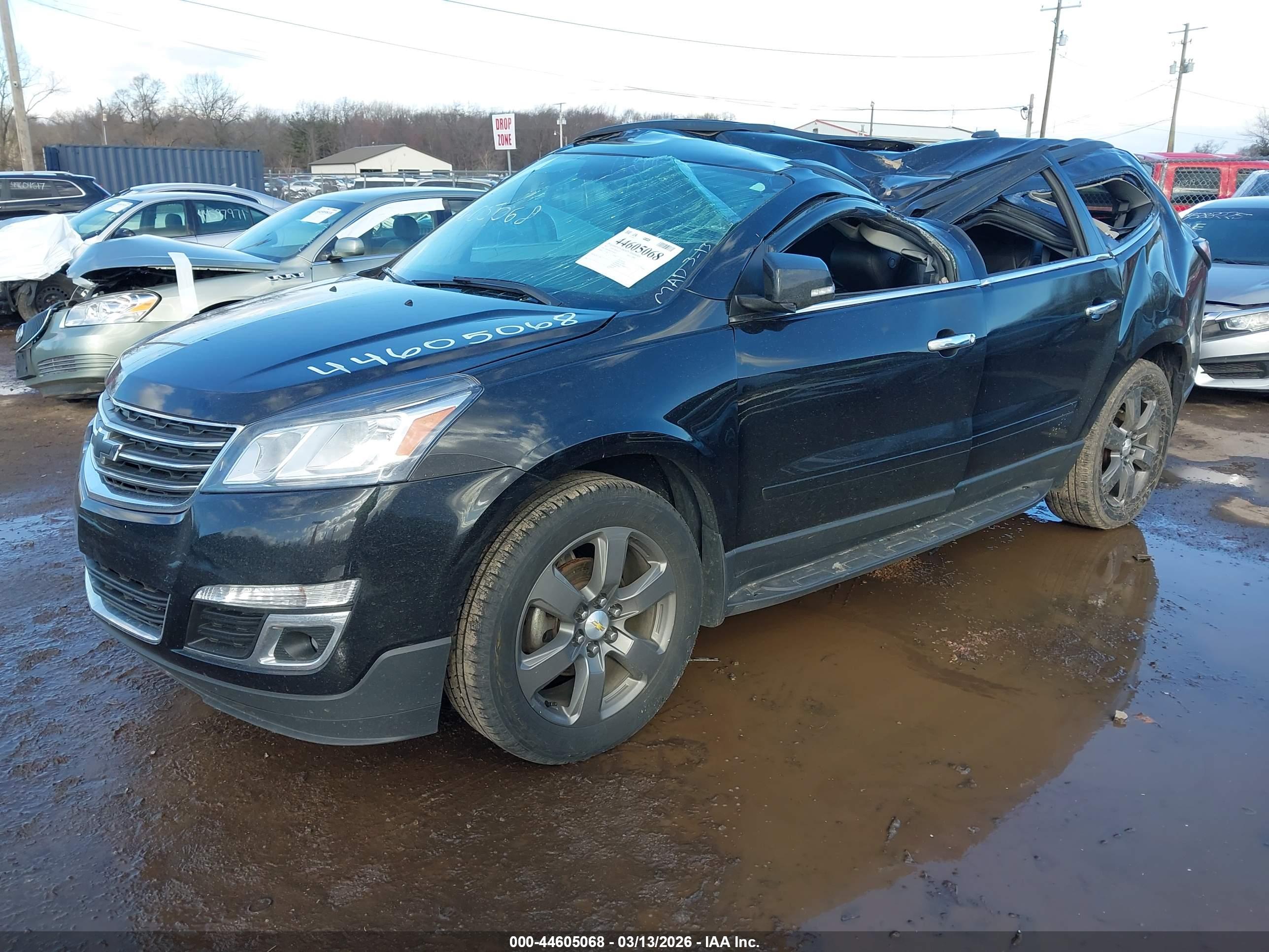 CHEVROLET TRAVERSE image 2