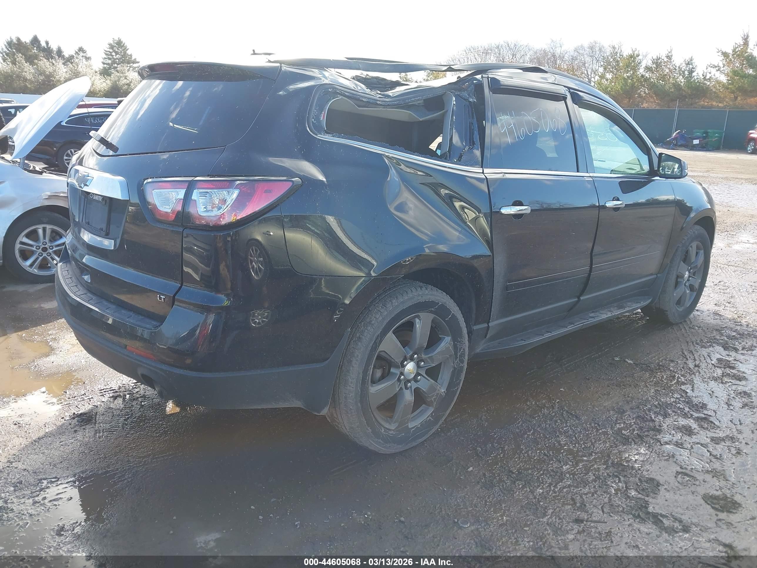 CHEVROLET TRAVERSE image 4