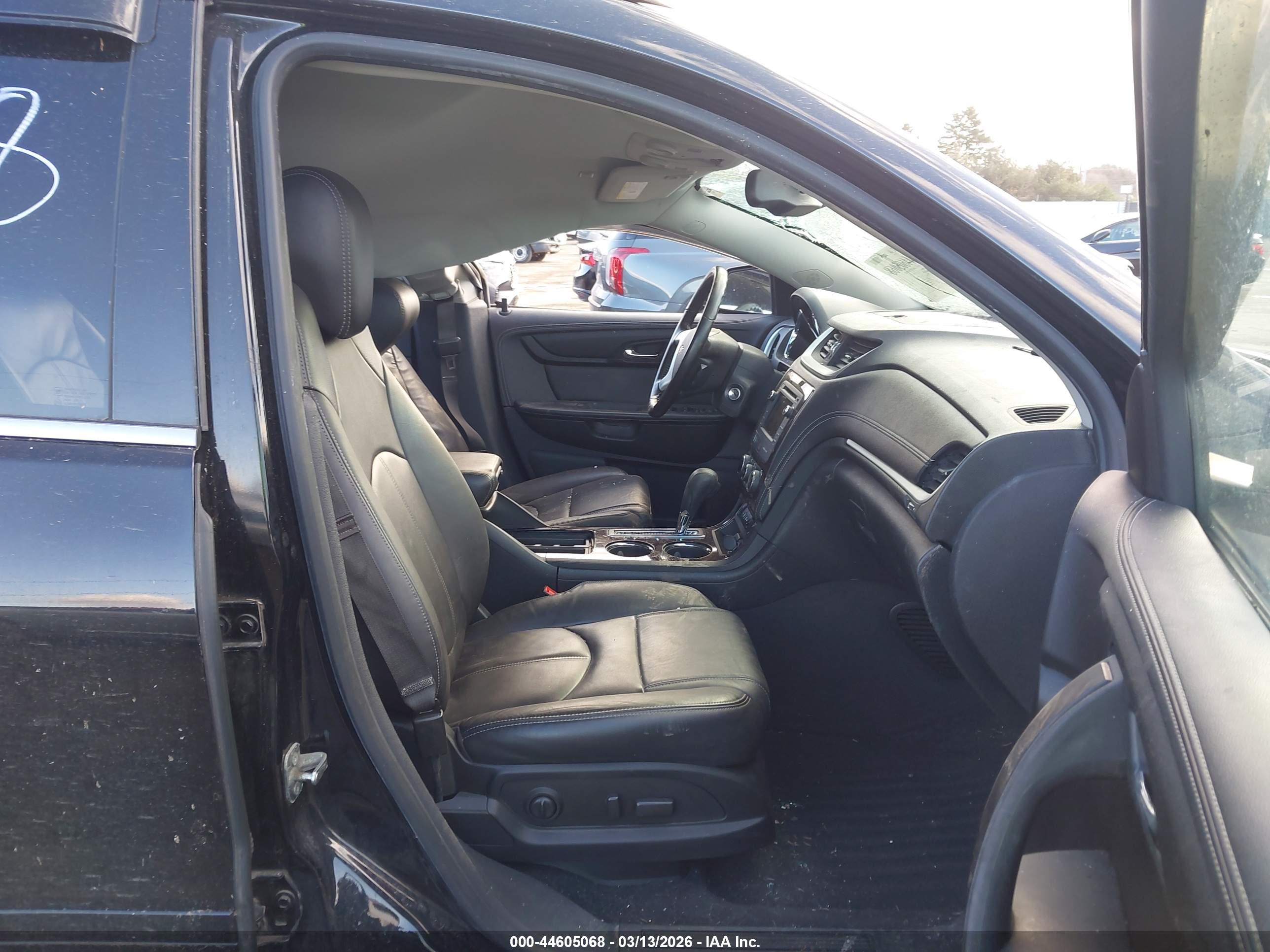 CHEVROLET TRAVERSE image 5