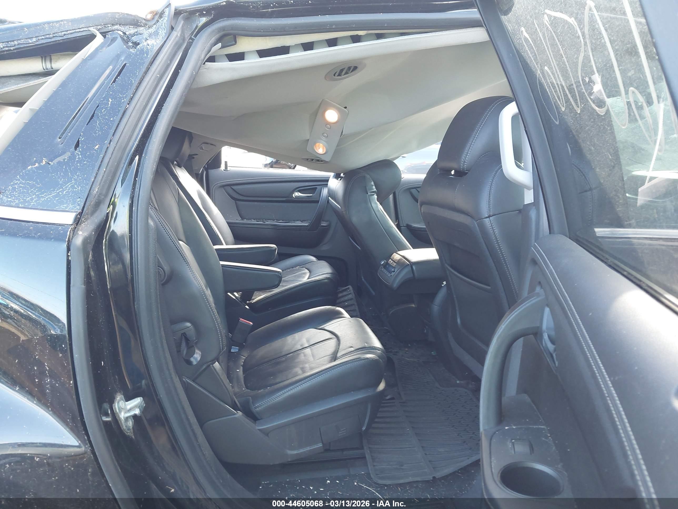 CHEVROLET TRAVERSE image 8