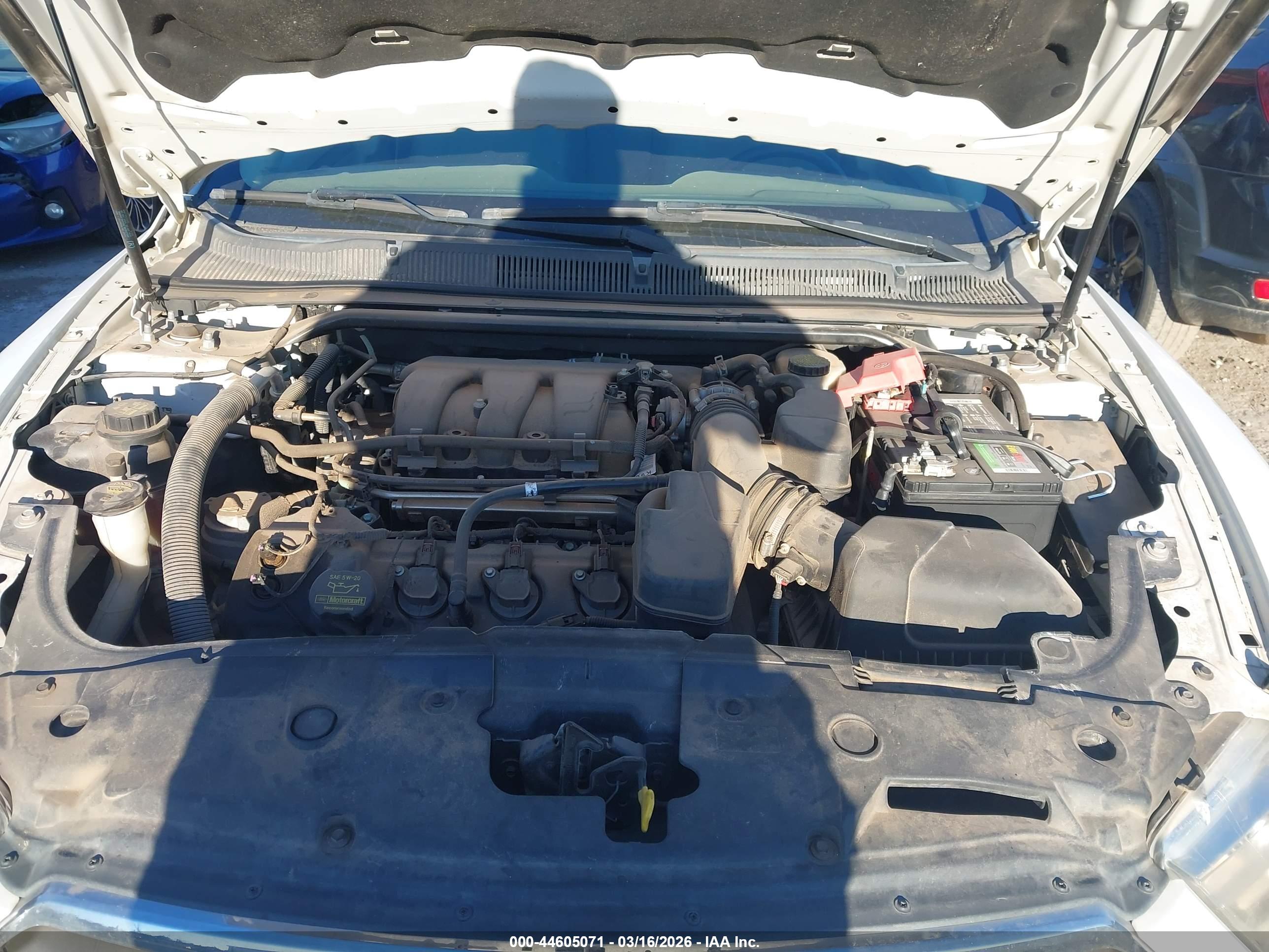 FORD TAURUS image 10