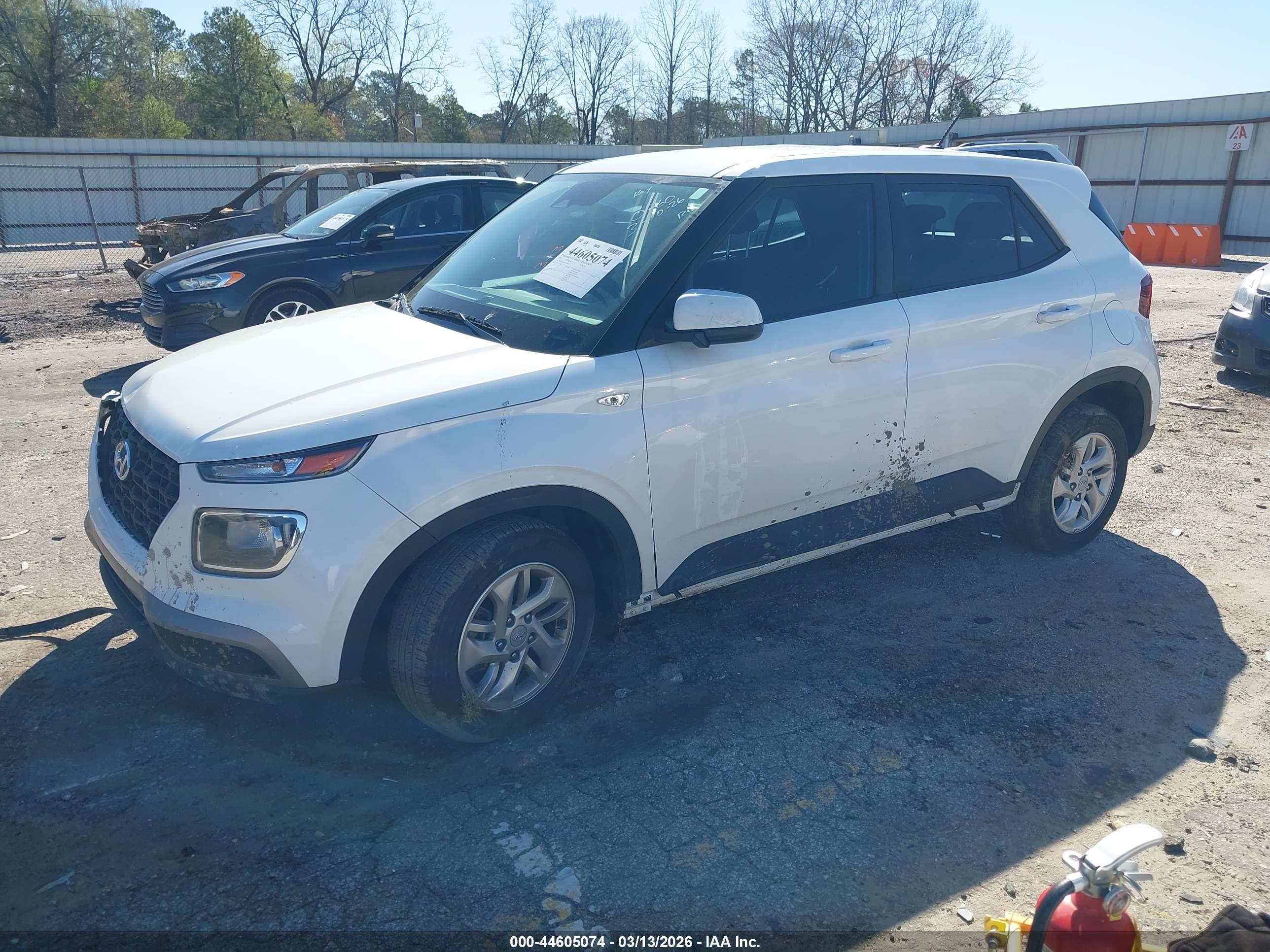 HYUNDAI VENUE image 2