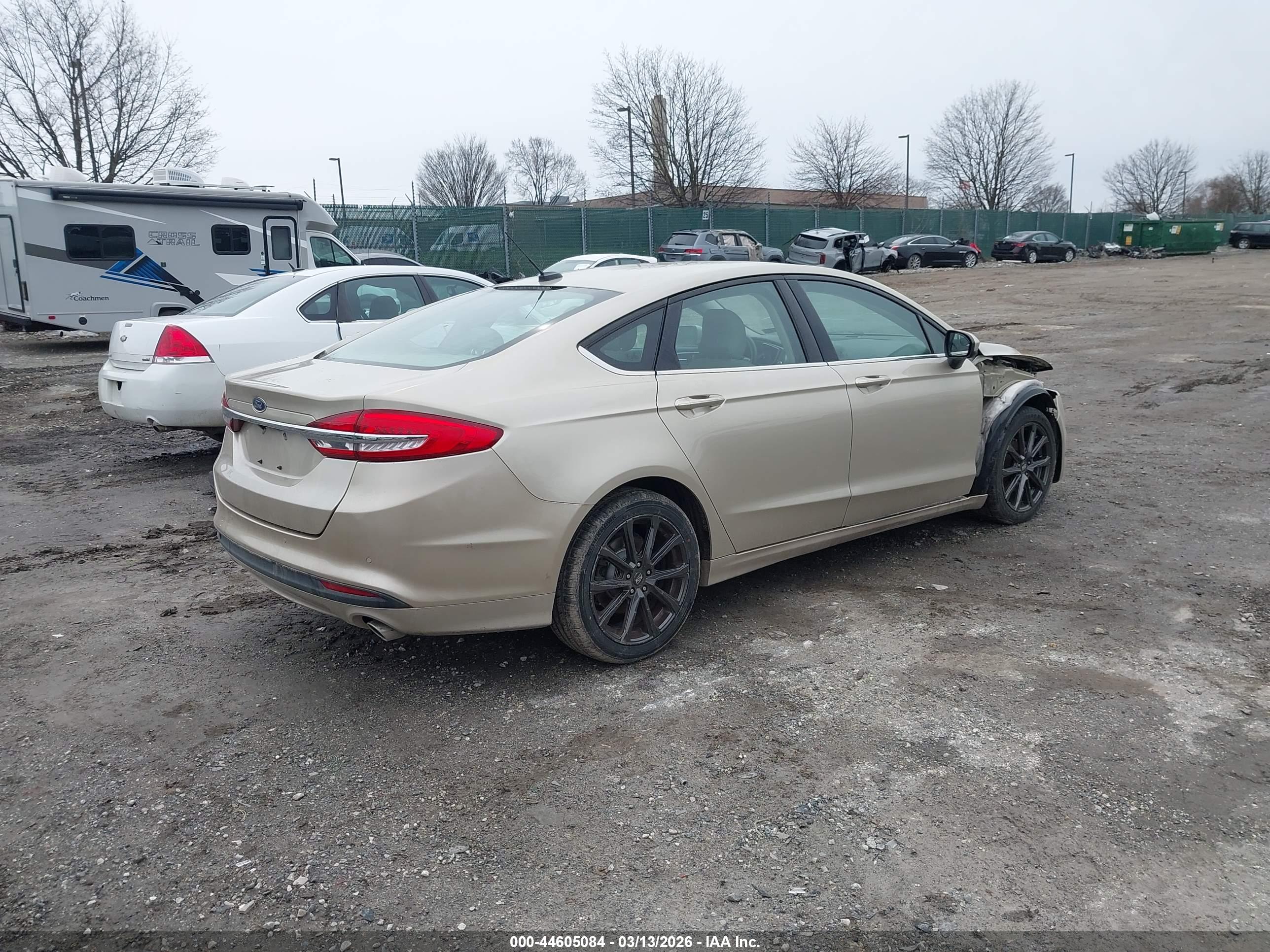 FORD FUSION image 4