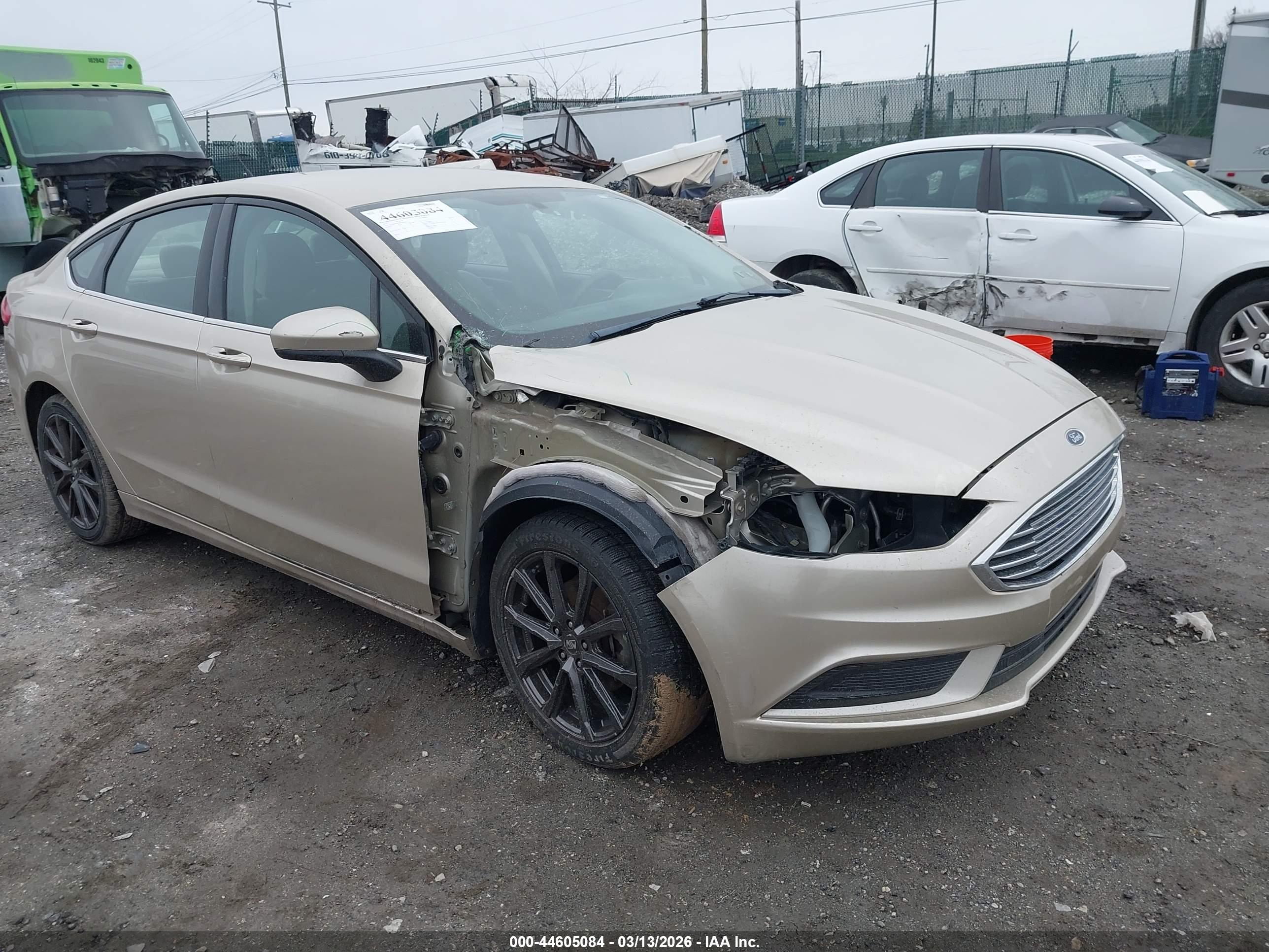 FORD FUSION image 6
