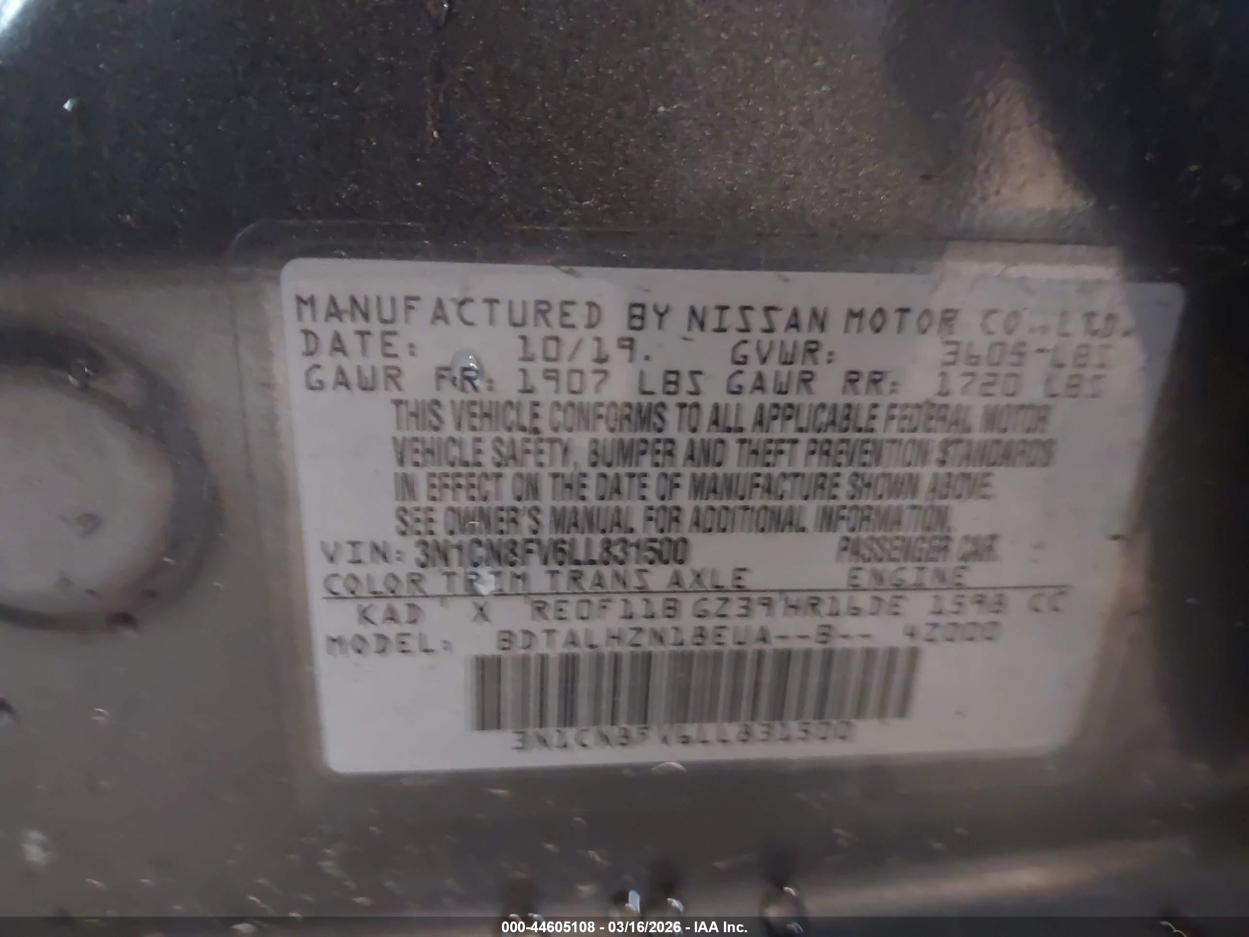 NISSAN VERSA image 9