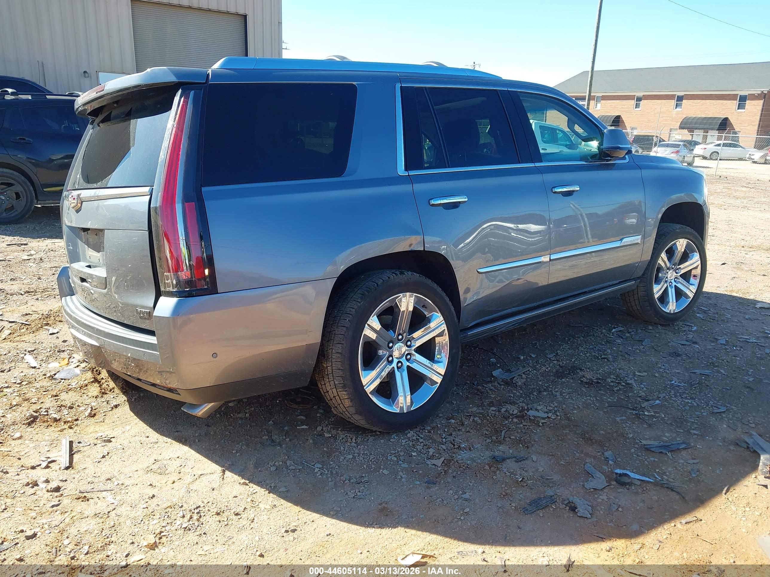 CADILLAC ESCALADE image 4