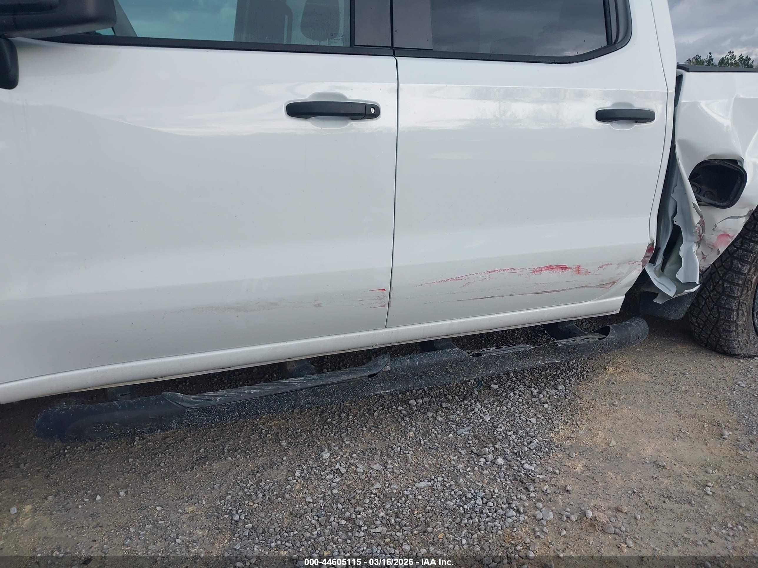 CHEVROLET SILVERADO image 6