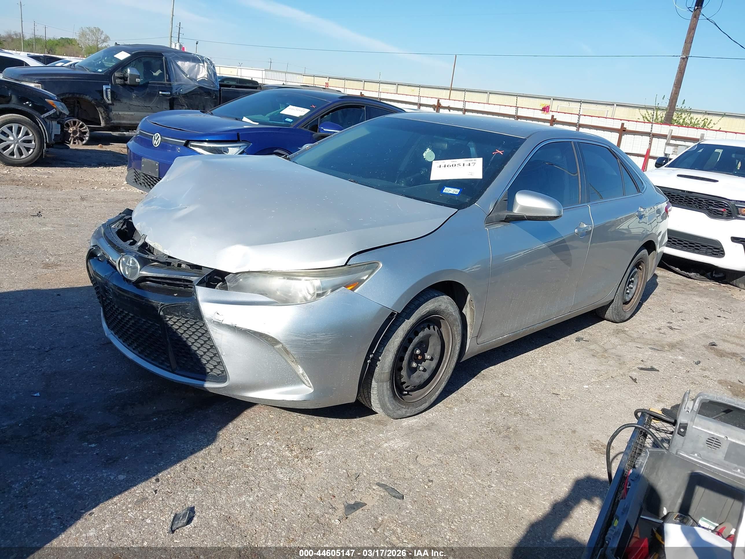 TOYOTA CAMRY image 2