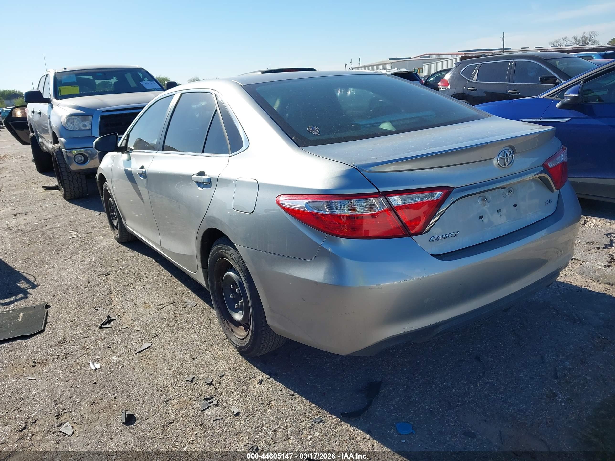 TOYOTA CAMRY image 3