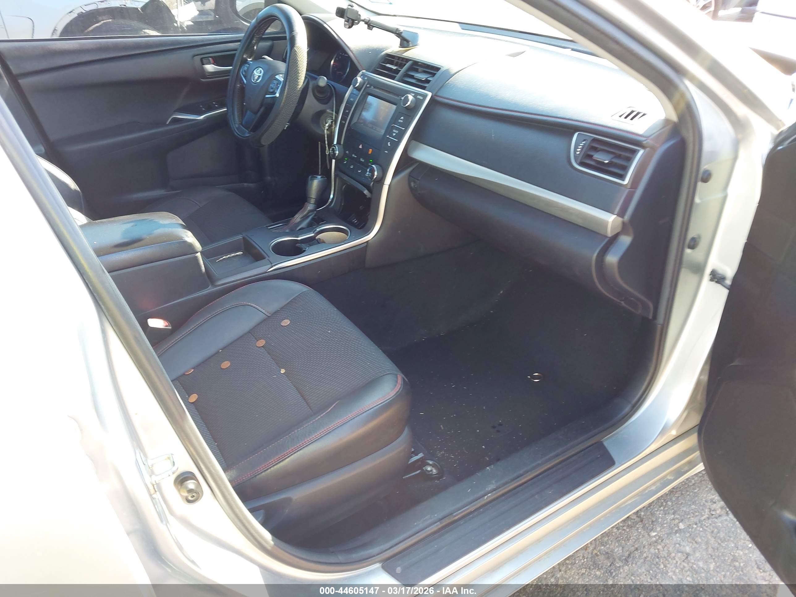TOYOTA CAMRY image 5