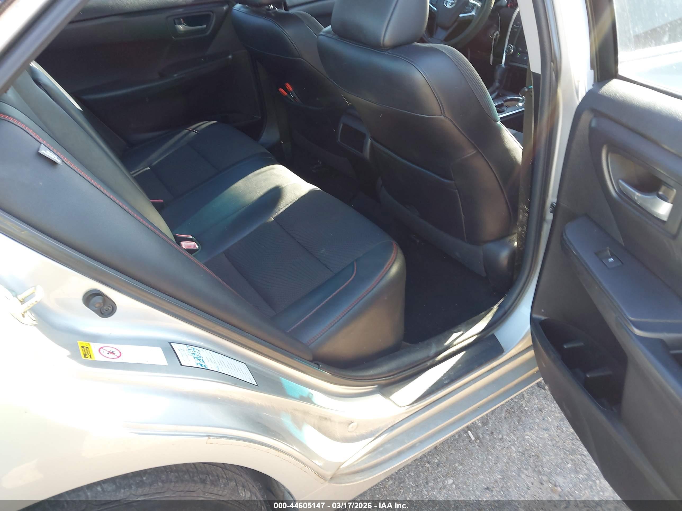 TOYOTA CAMRY image 8
