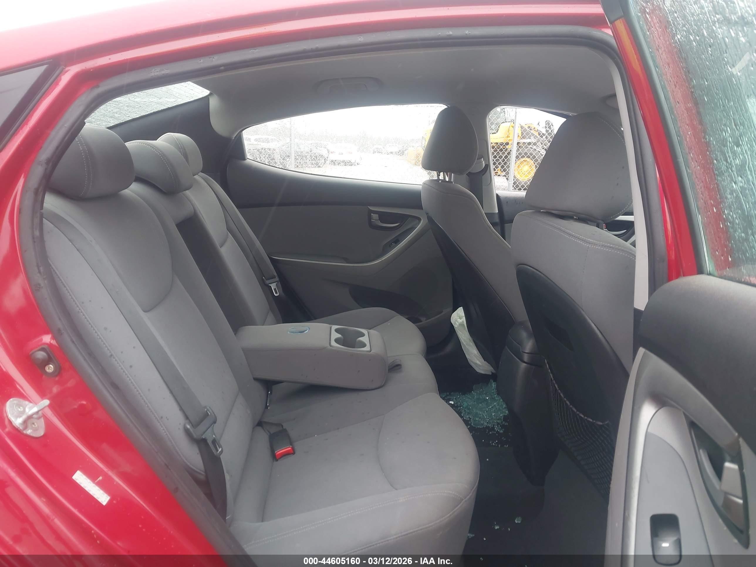 HYUNDAI ELANTRA image 8