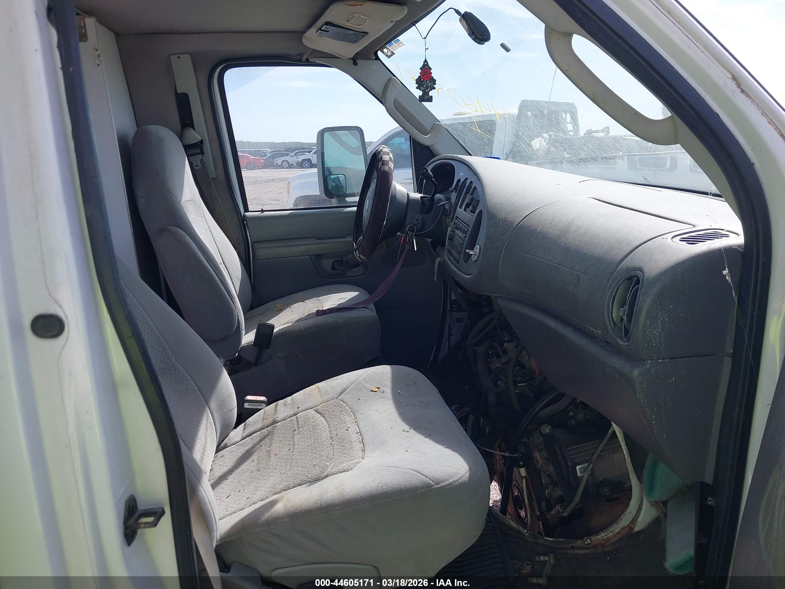 FORD ECONOLINE image 8