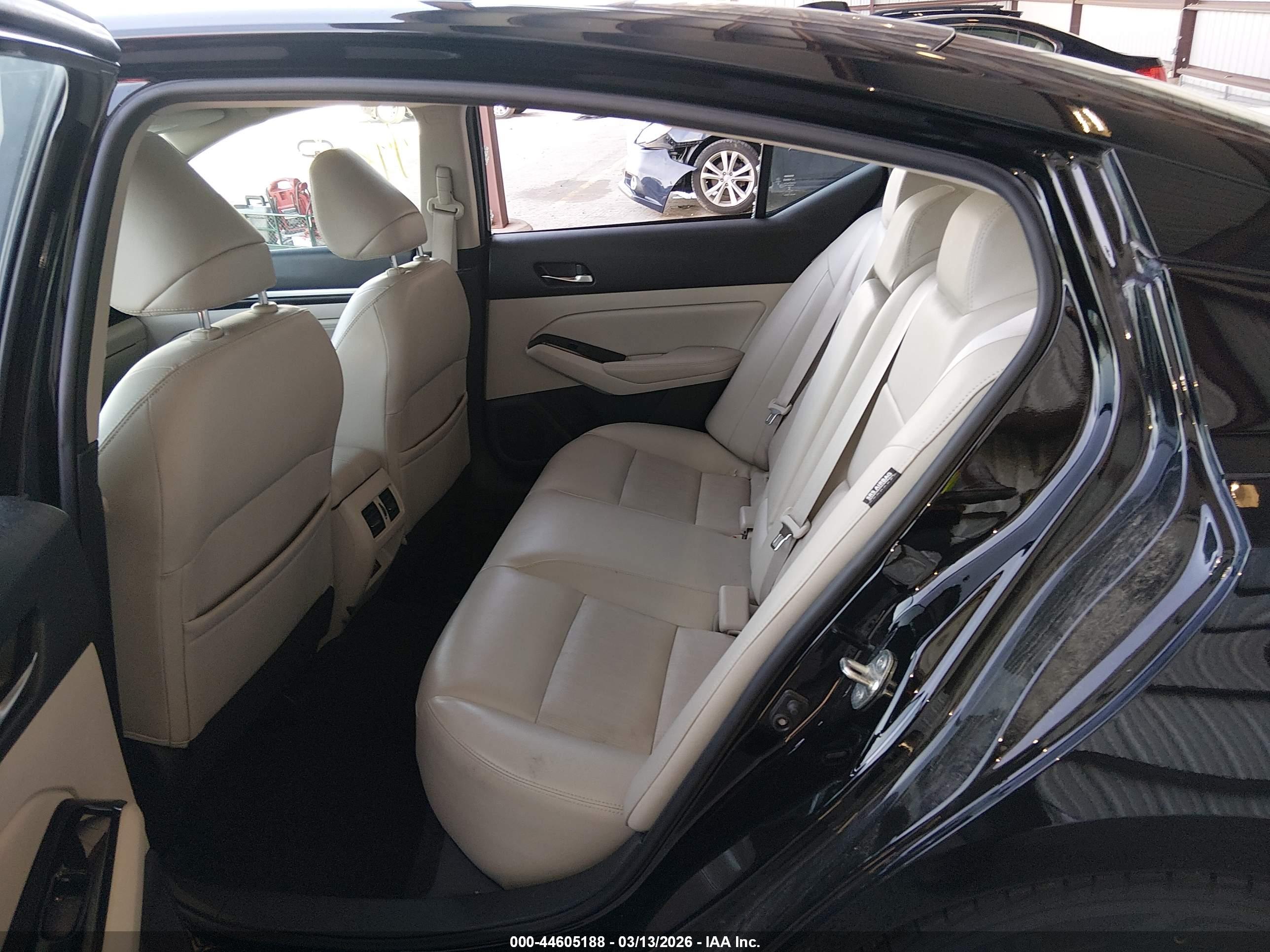 NISSAN ALTIMA image 8