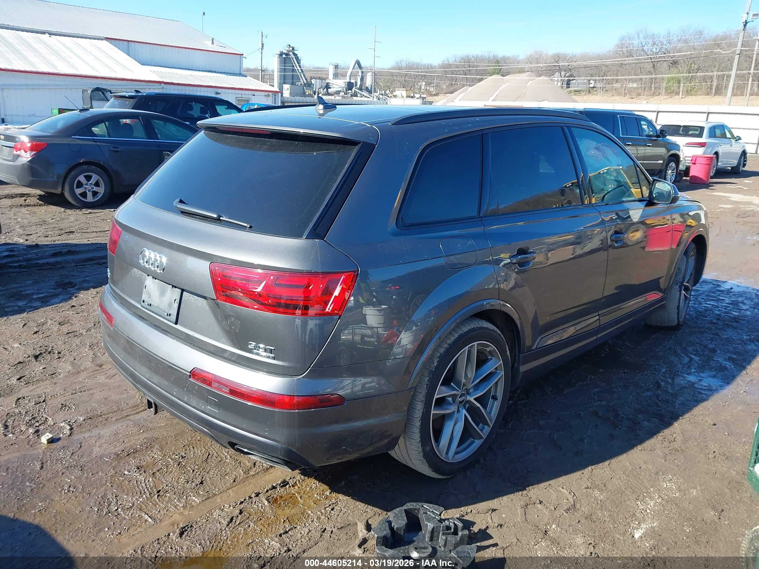AUDI Q7 image 4
