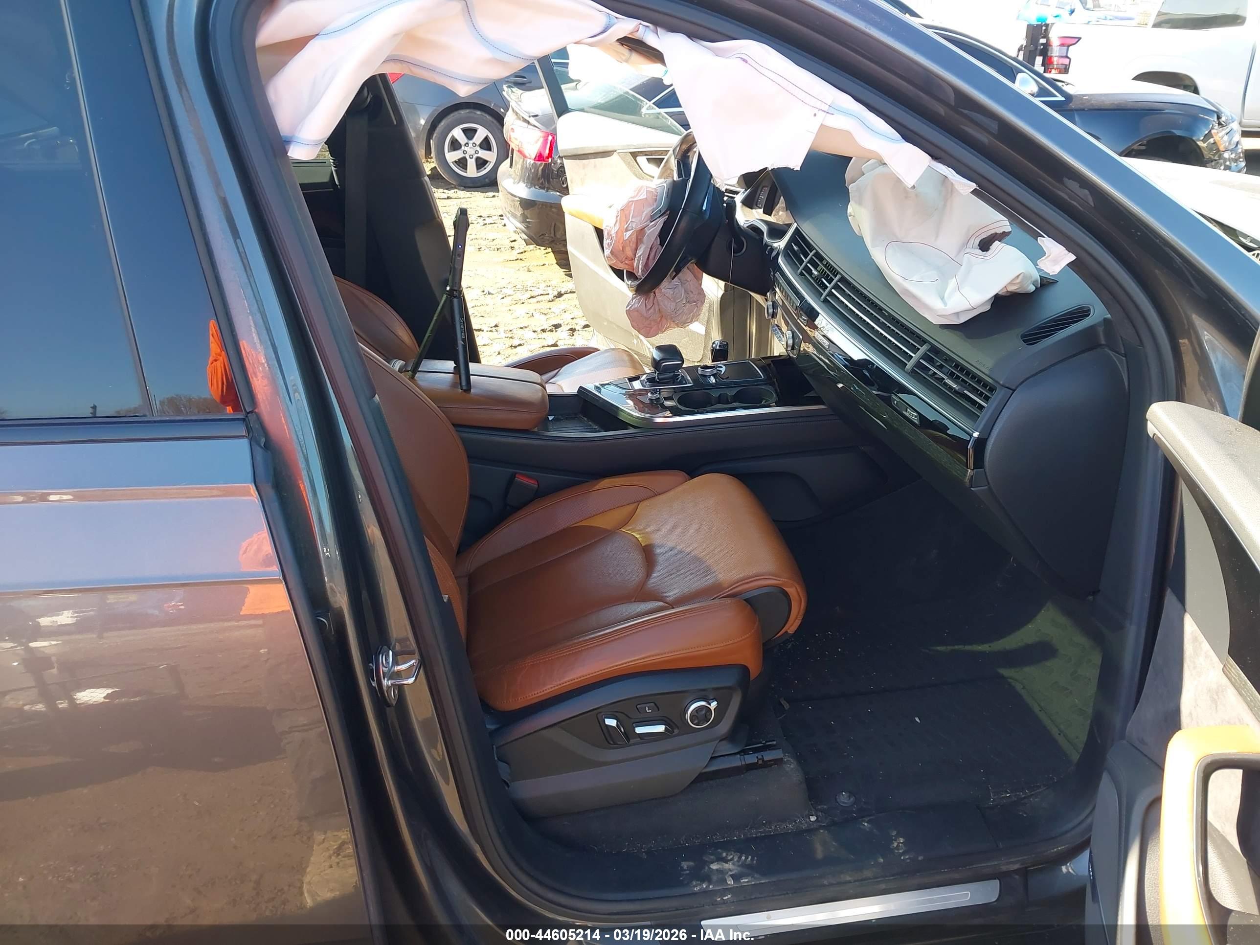 AUDI Q7 image 5