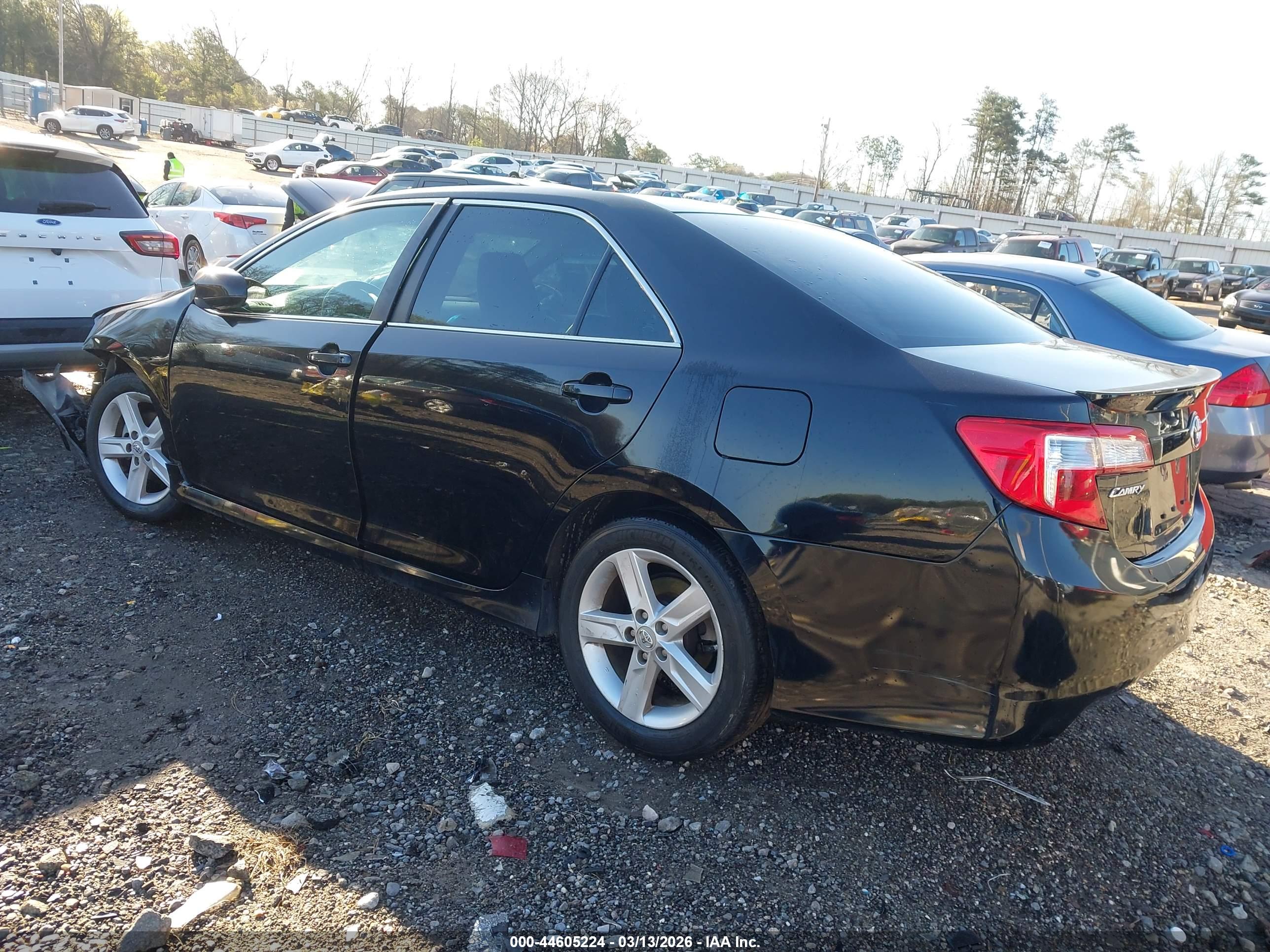 TOYOTA CAMRY image 3