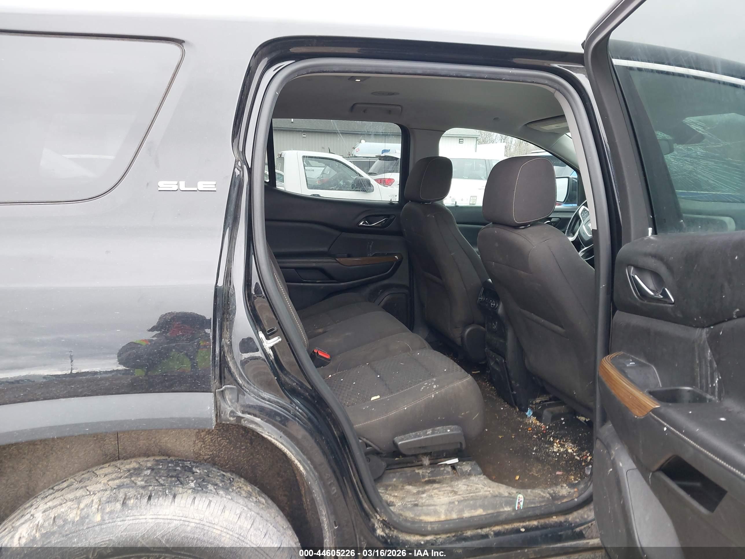 GMC ACADIA image 8