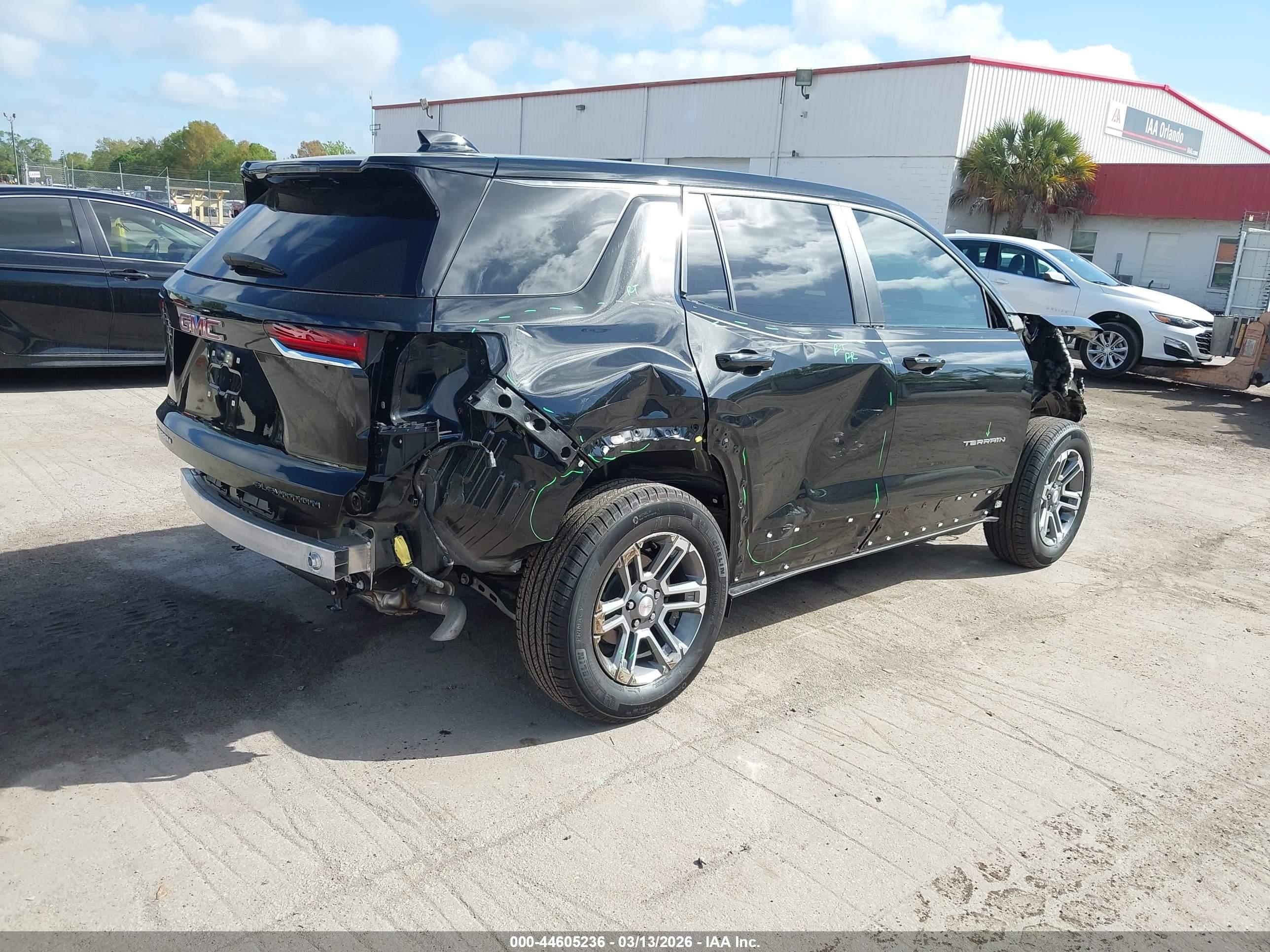 GMC TERRAIN image 4