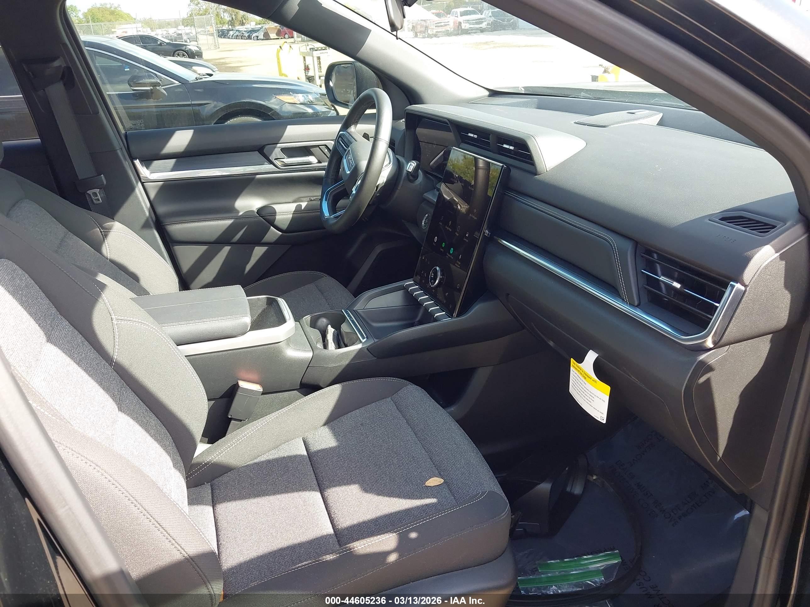GMC TERRAIN image 5