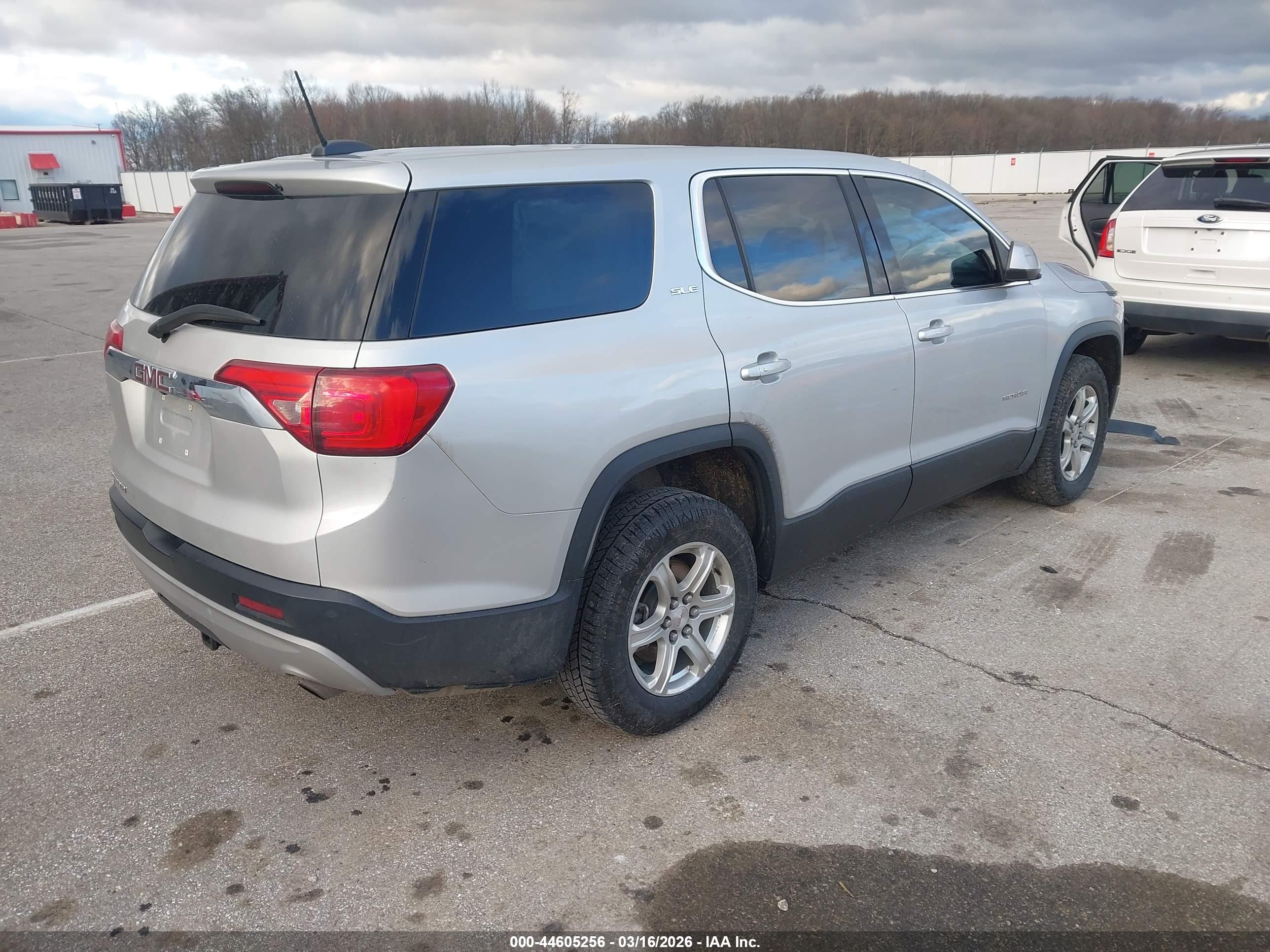 GMC ACADIA image 4