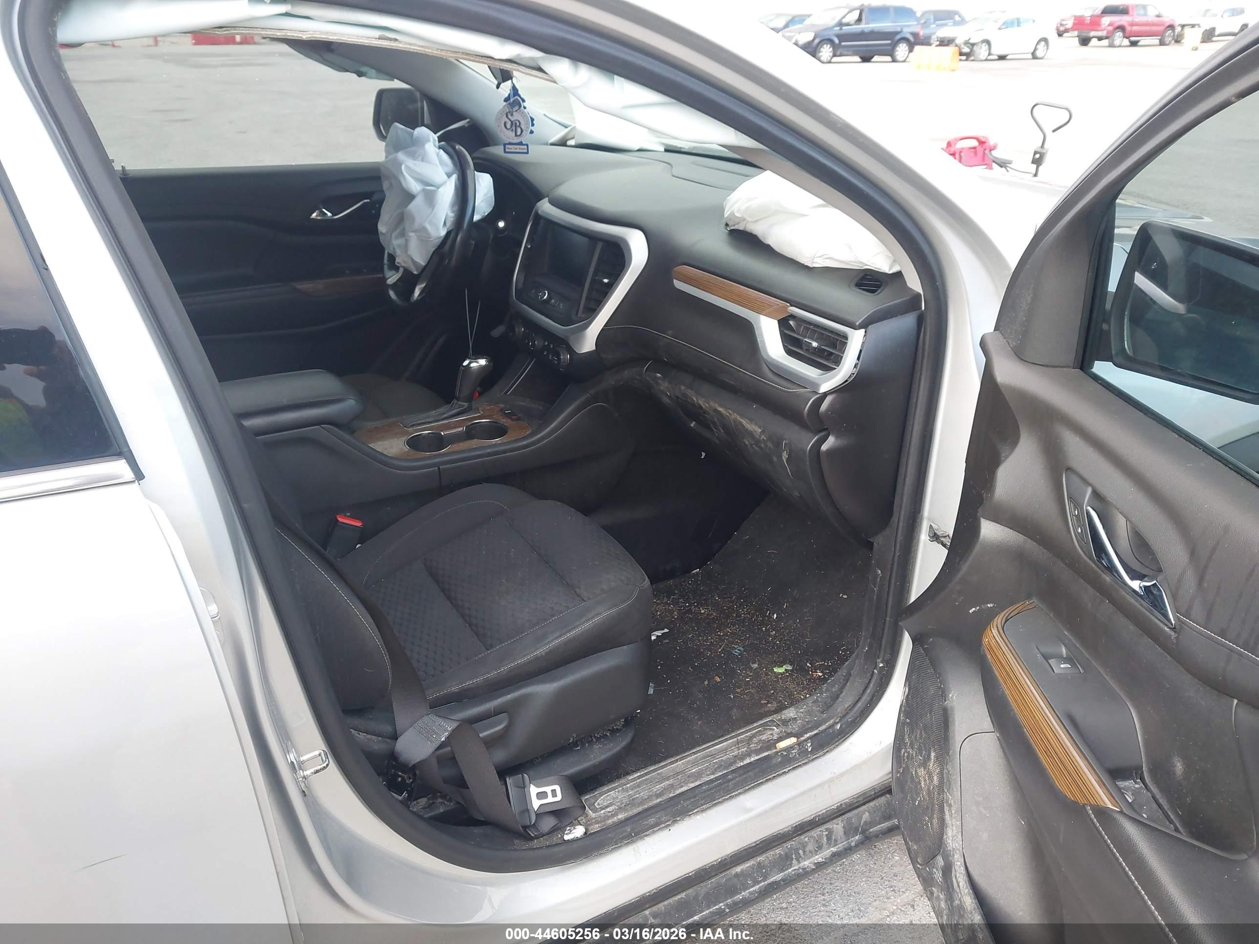 GMC ACADIA image 5