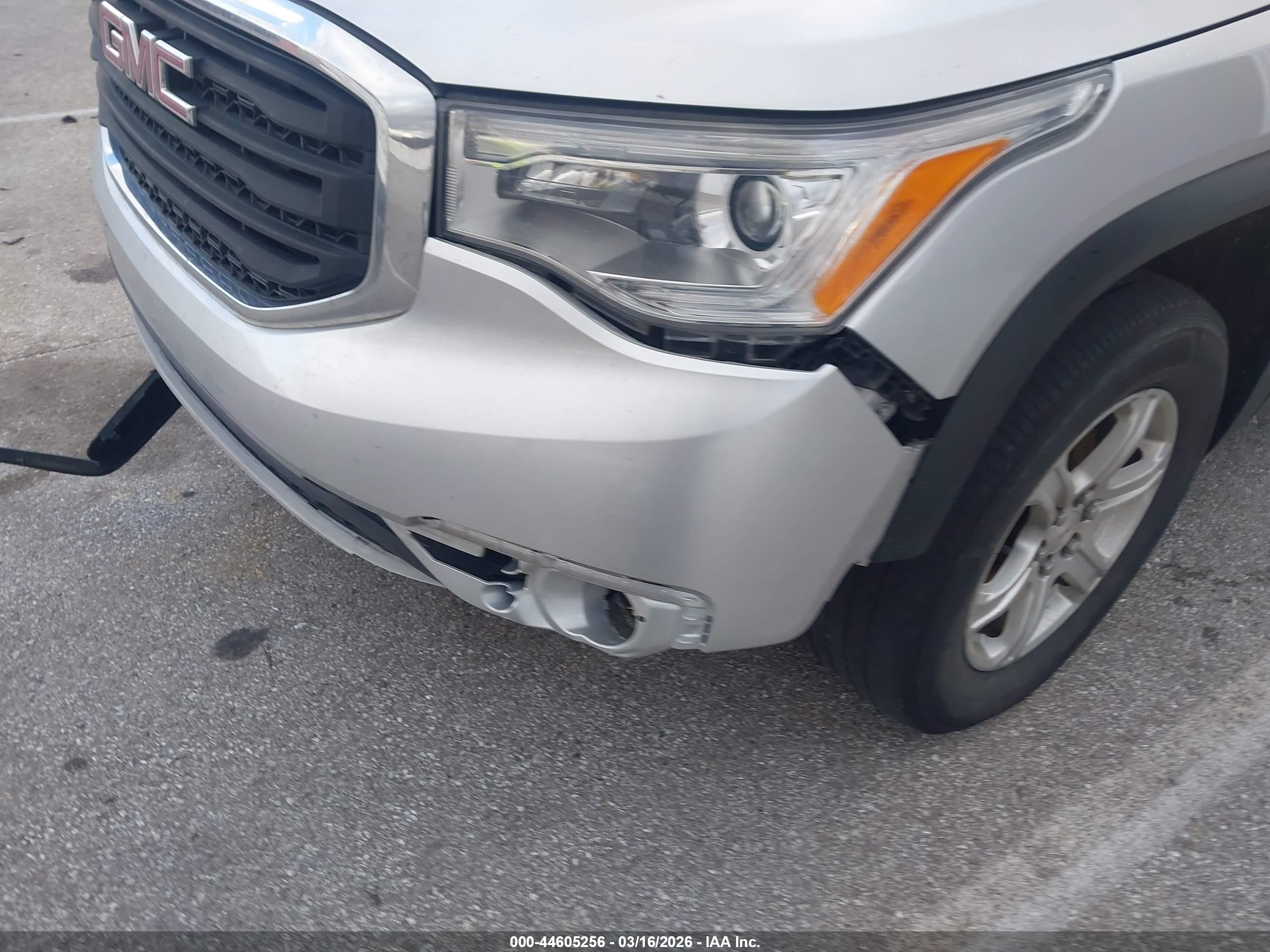 GMC ACADIA image 6