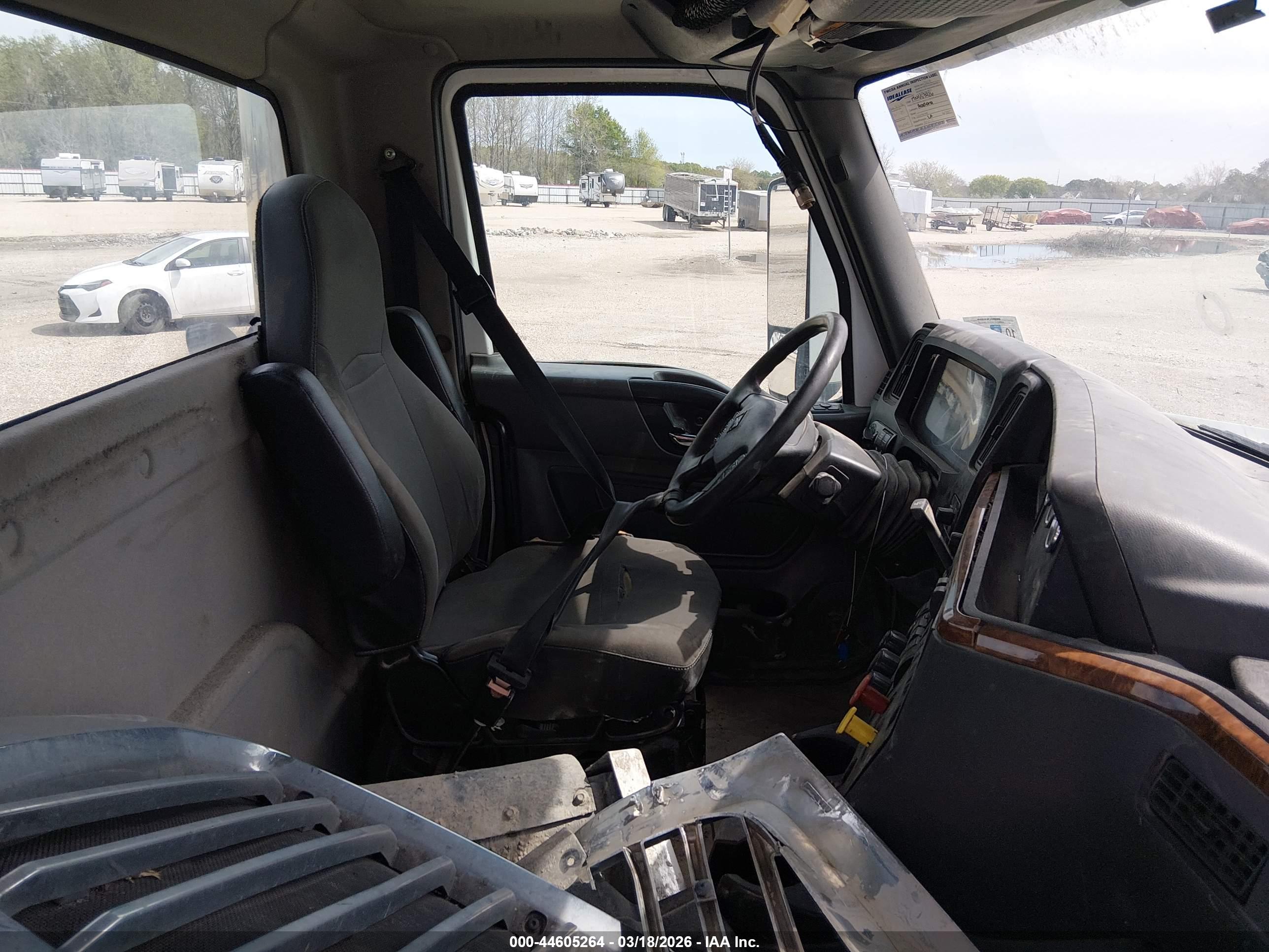 INTERNATIONAL LT image 8