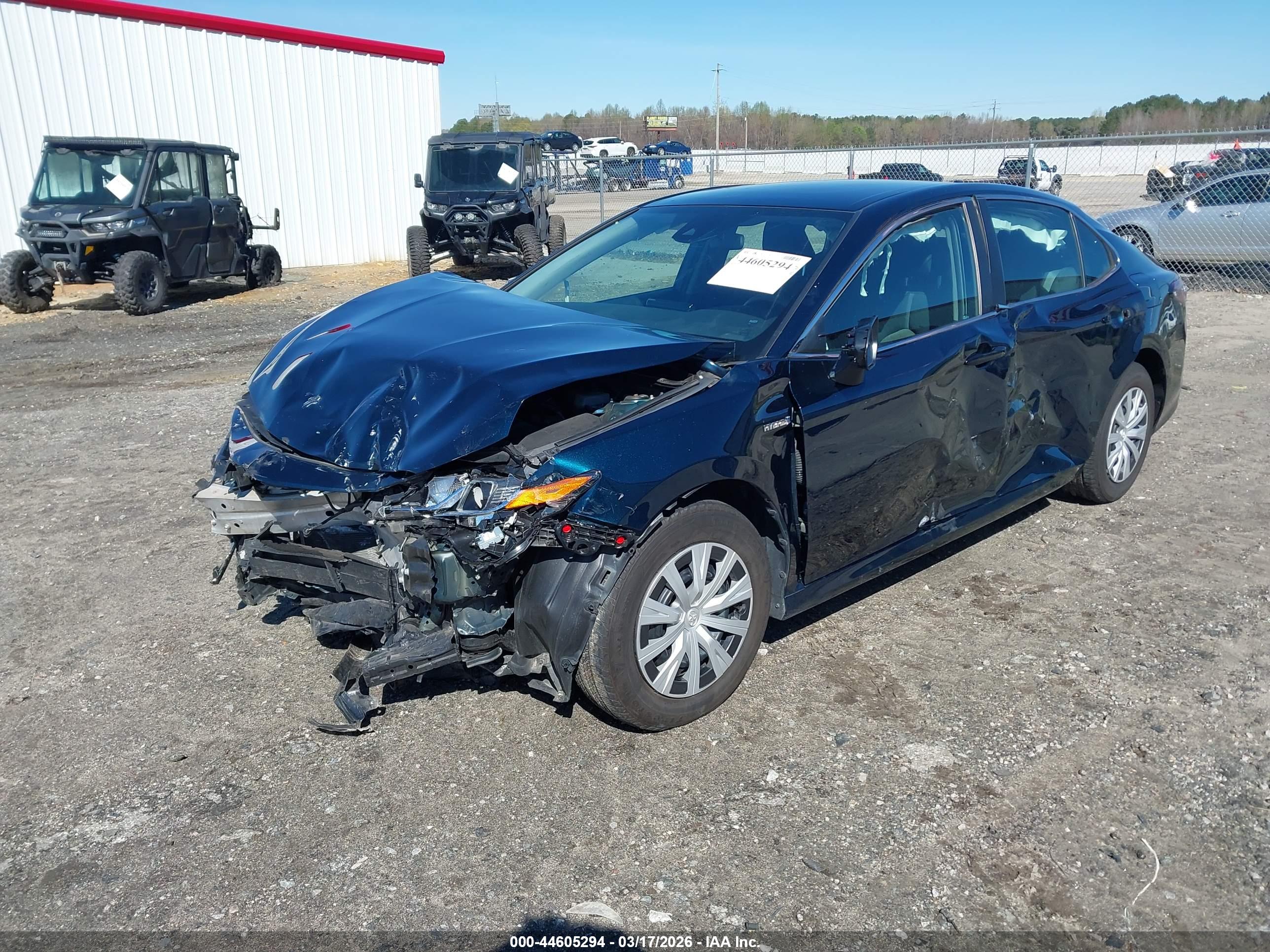 TOYOTA CAMRY image 2