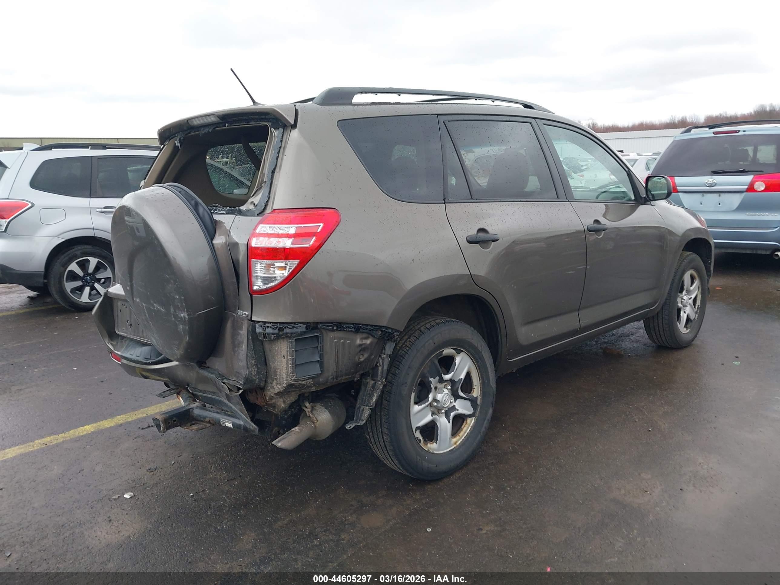 TOYOTA RAV4 image 4