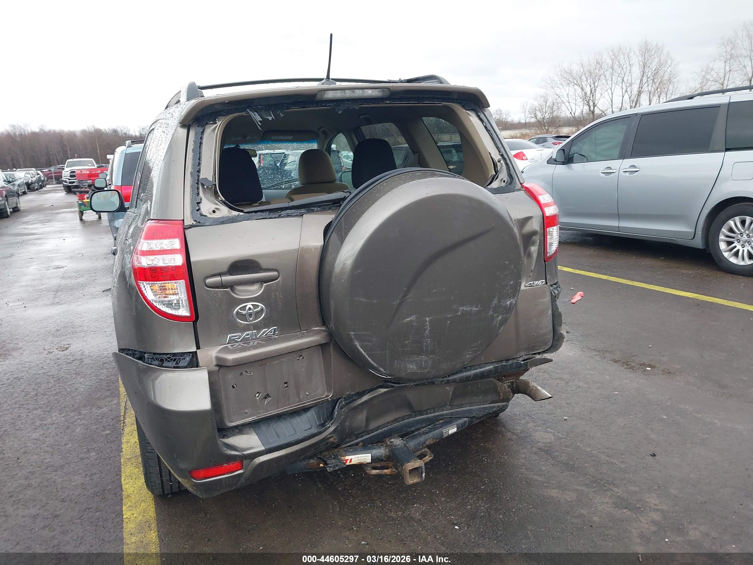 TOYOTA RAV4 image 6