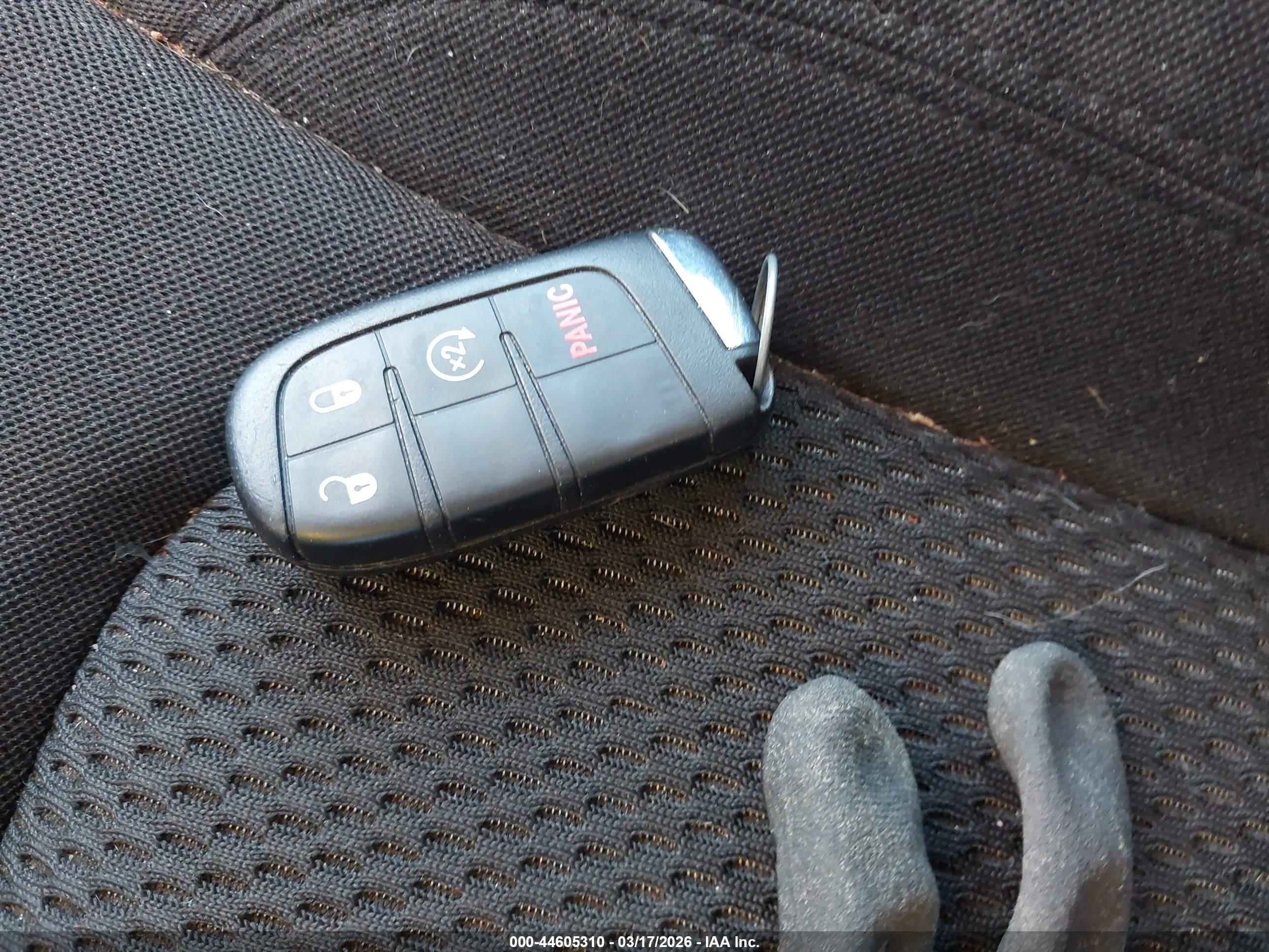 JEEP RENEGADE image 11
