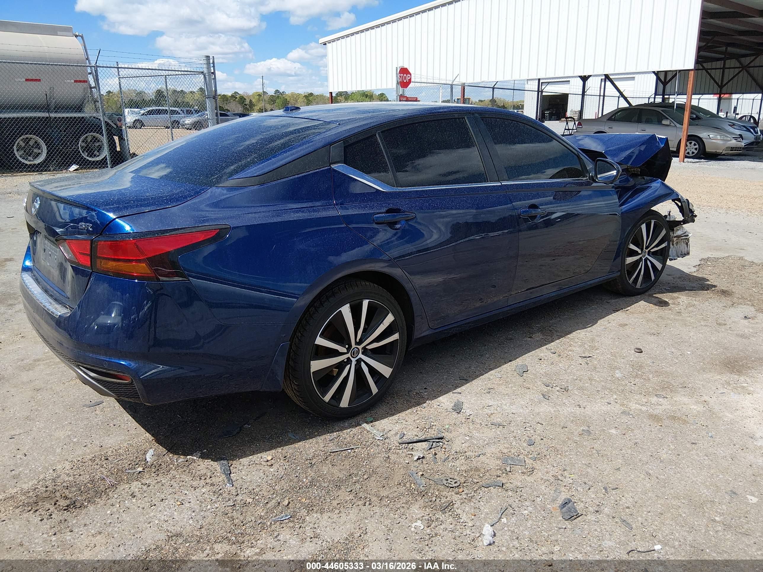 NISSAN ALTIMA image 4