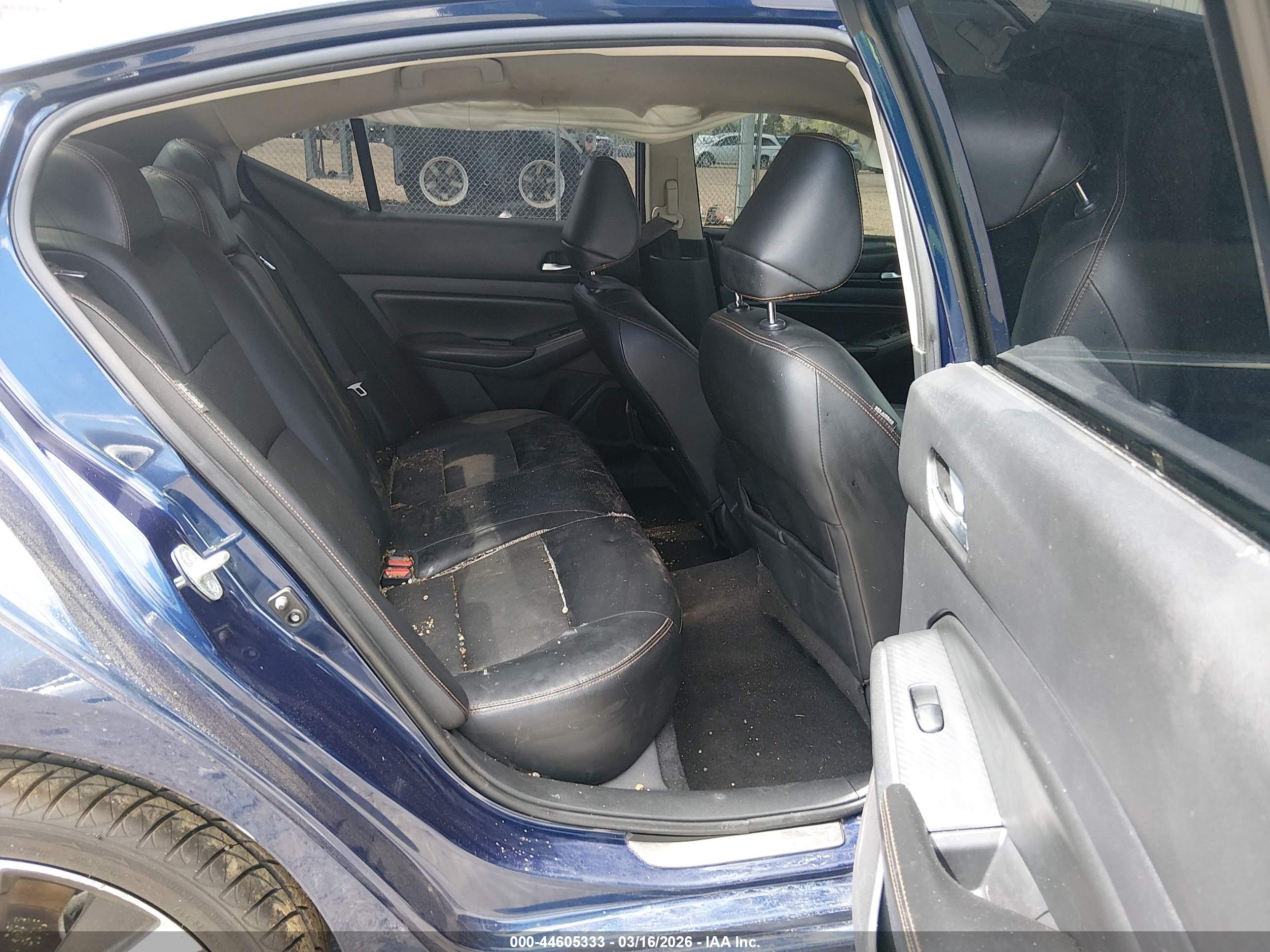 NISSAN ALTIMA image 8