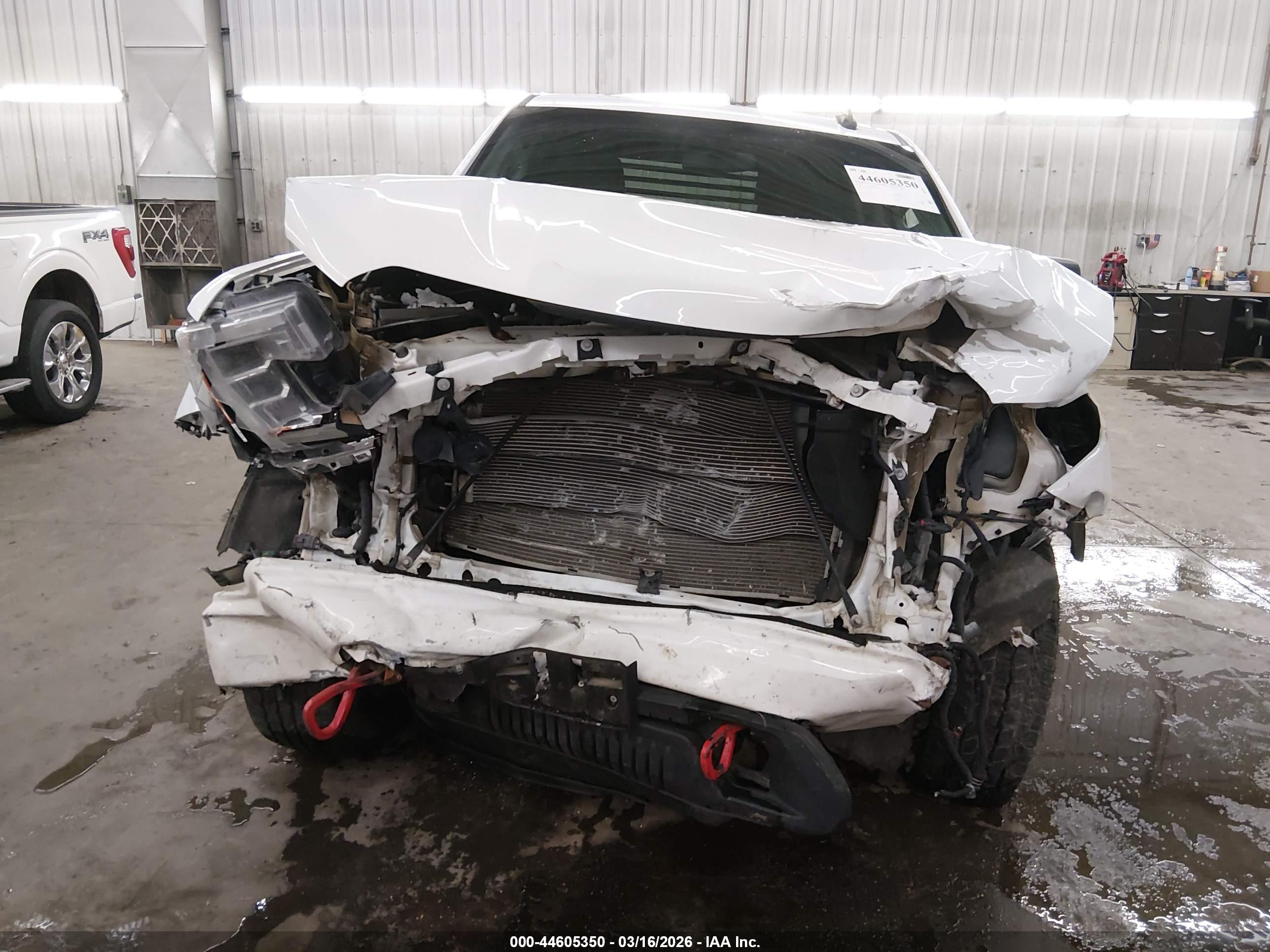 GMC SIERRA image 6