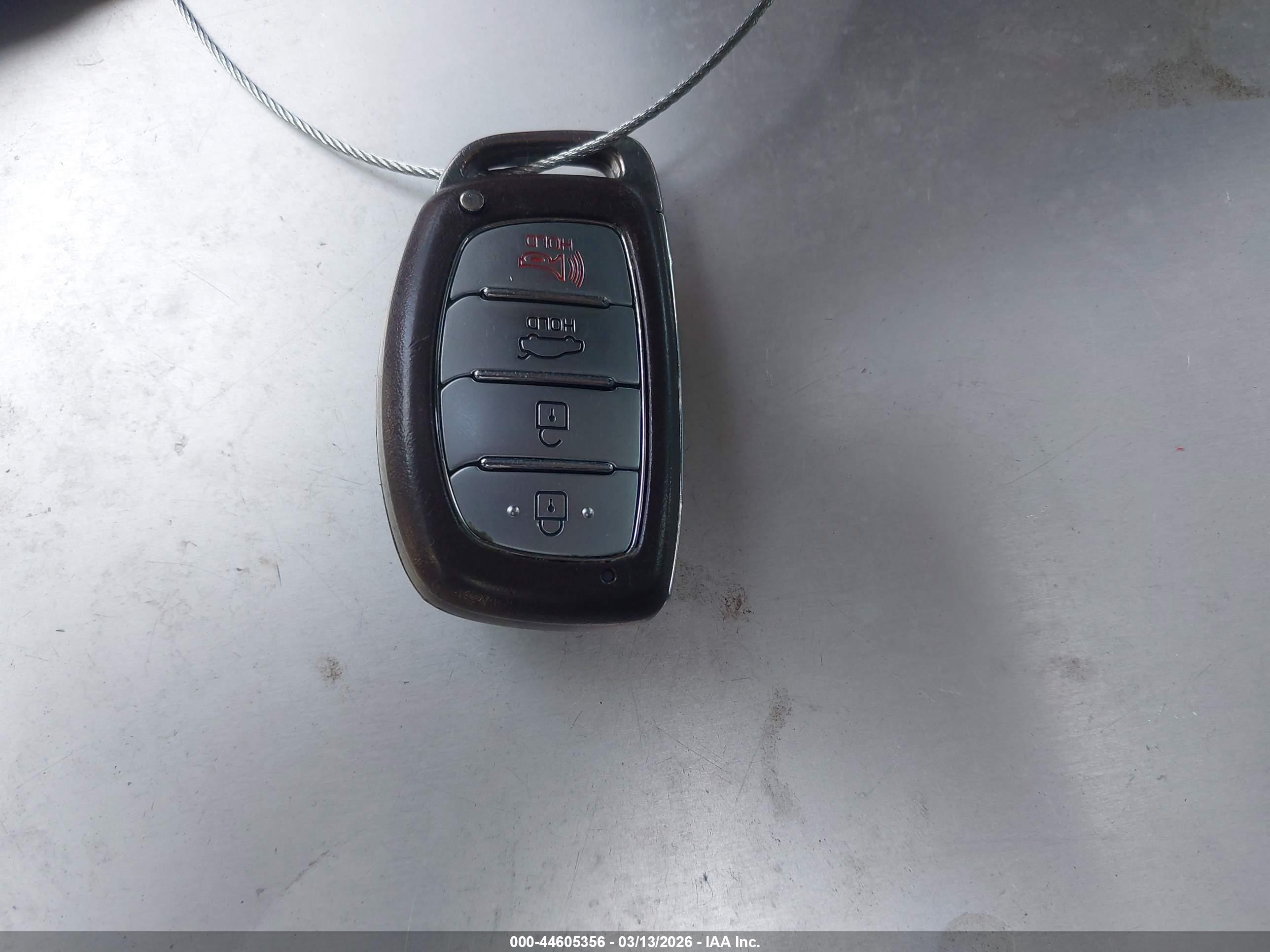 HYUNDAI ELANTRA image 11