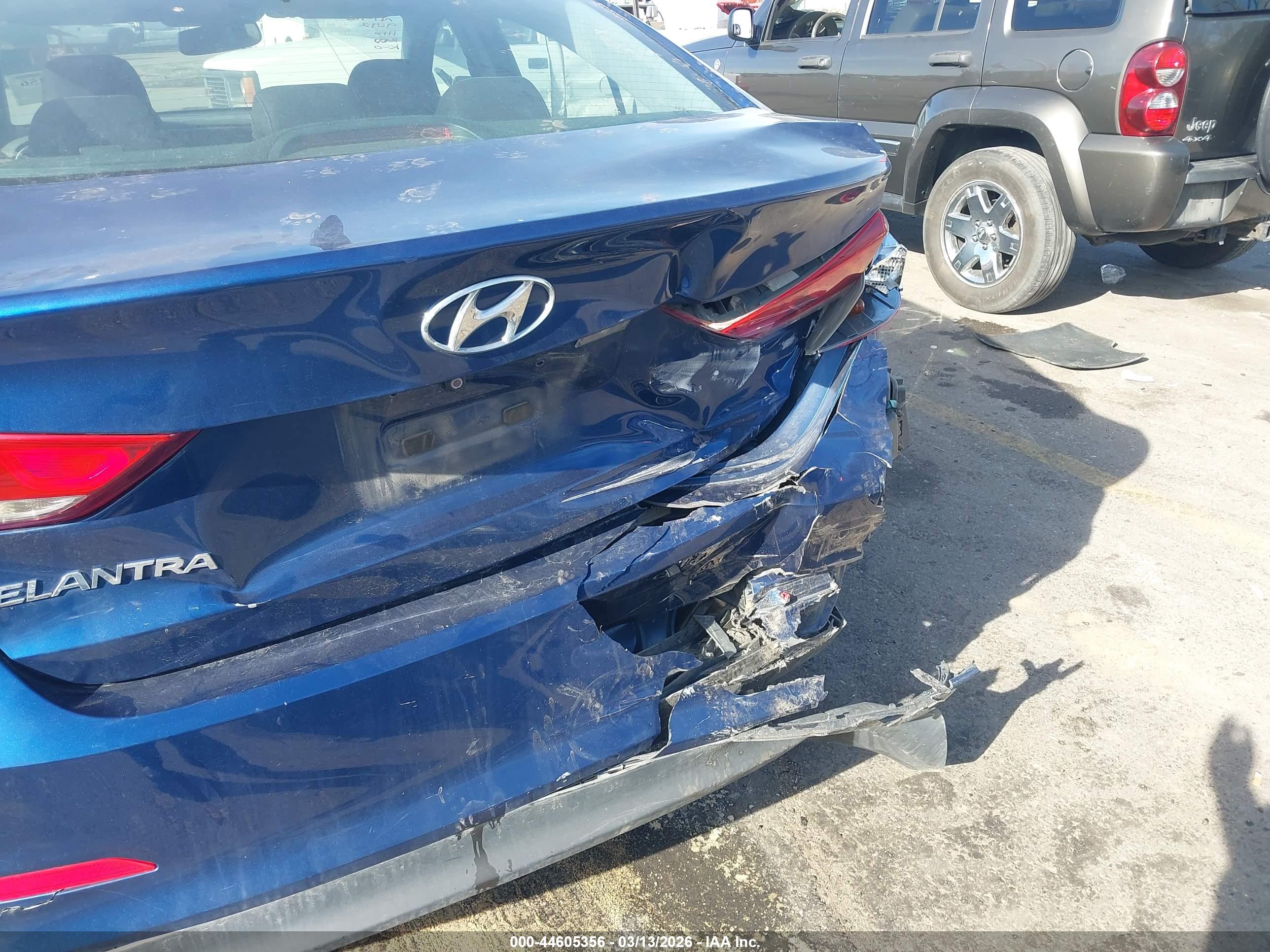 HYUNDAI ELANTRA image 6