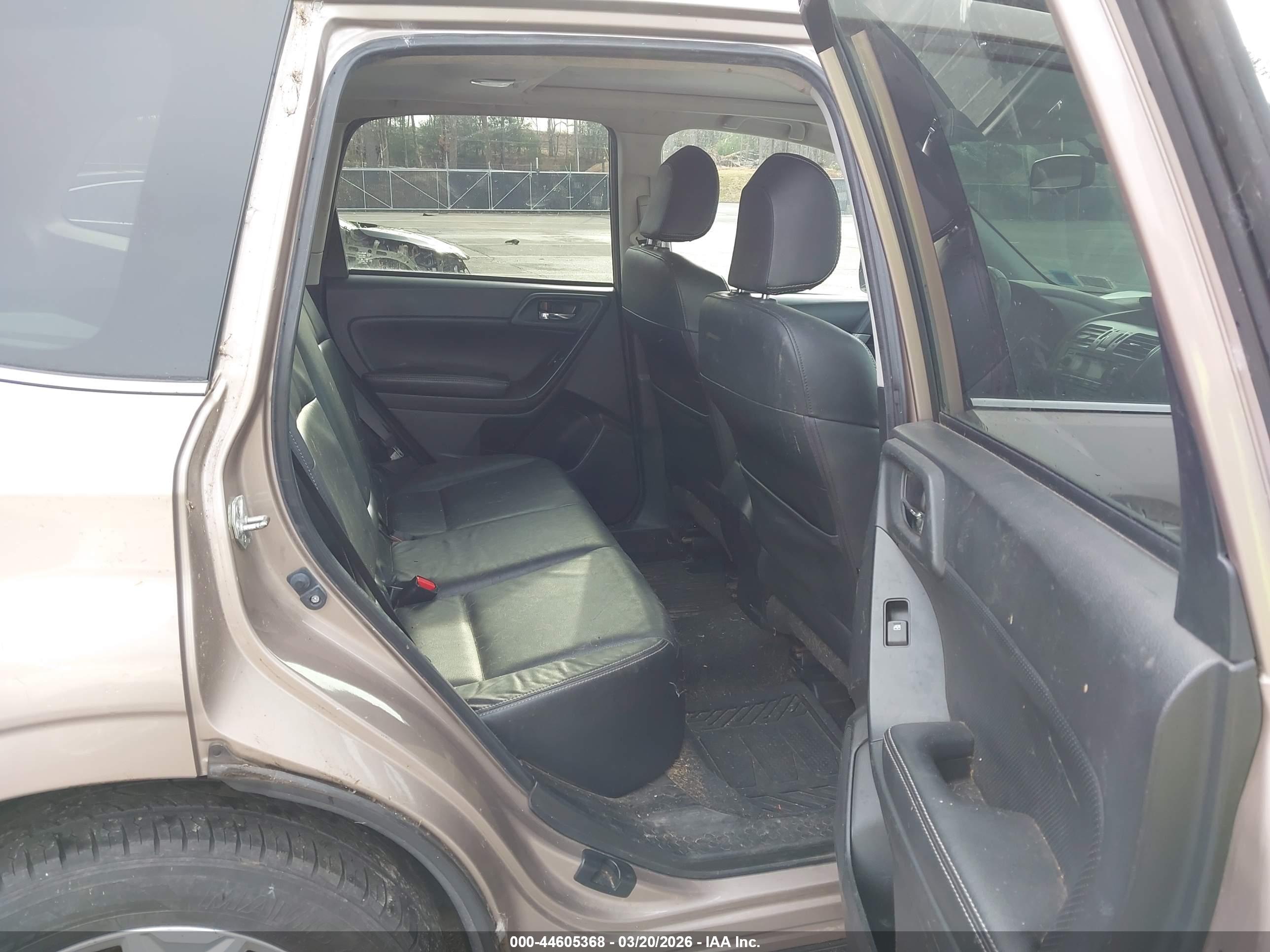 SUBARU FORESTER image 8