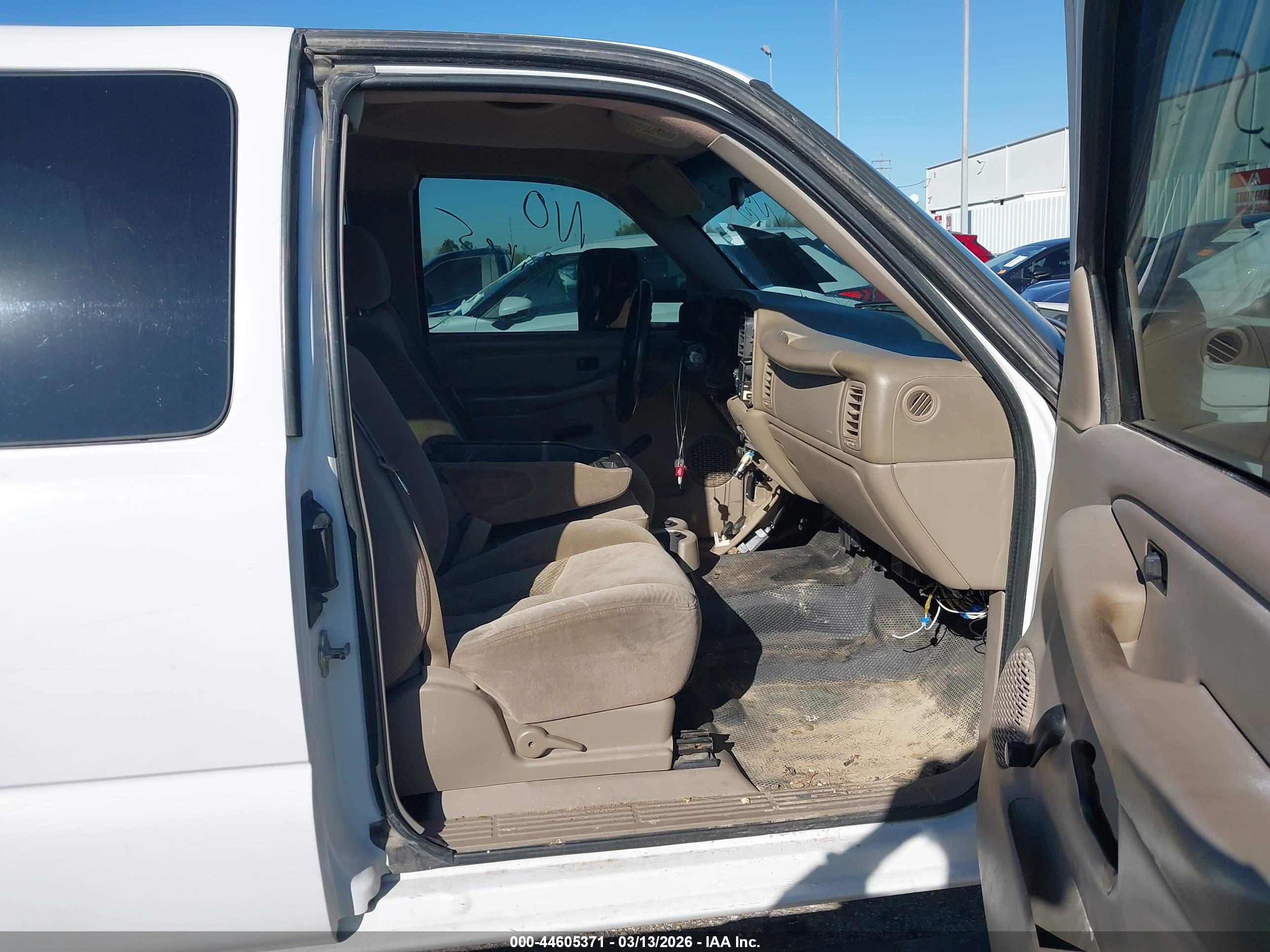 CHEVROLET SILVERADO image 5